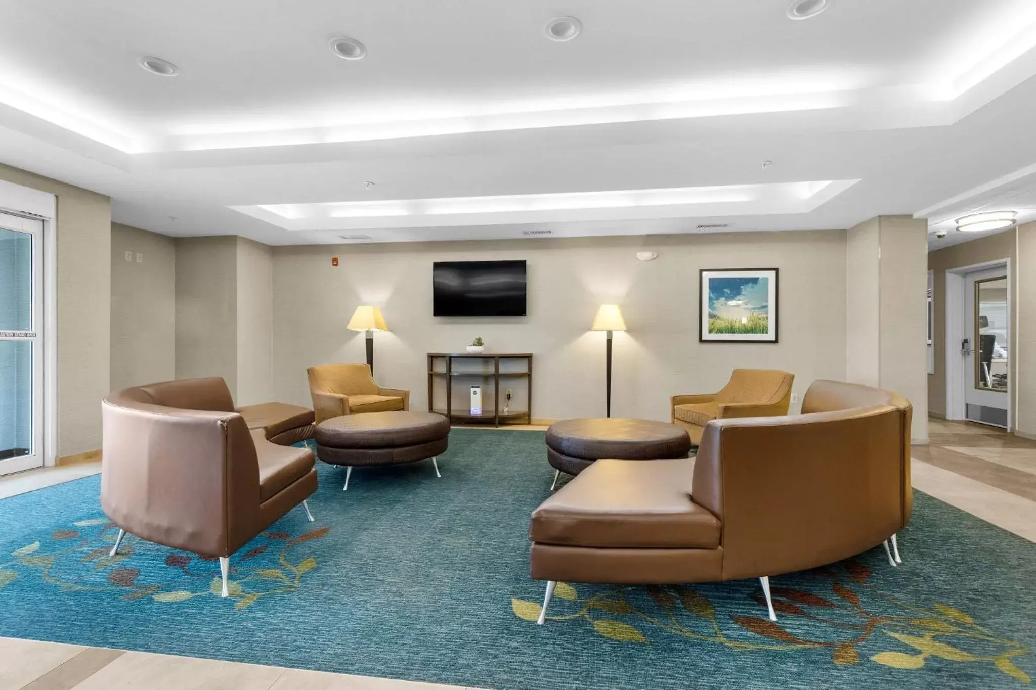 Lobby or reception, Lobby/Reception in Candlewood Suites Erie, an IHG Hotel