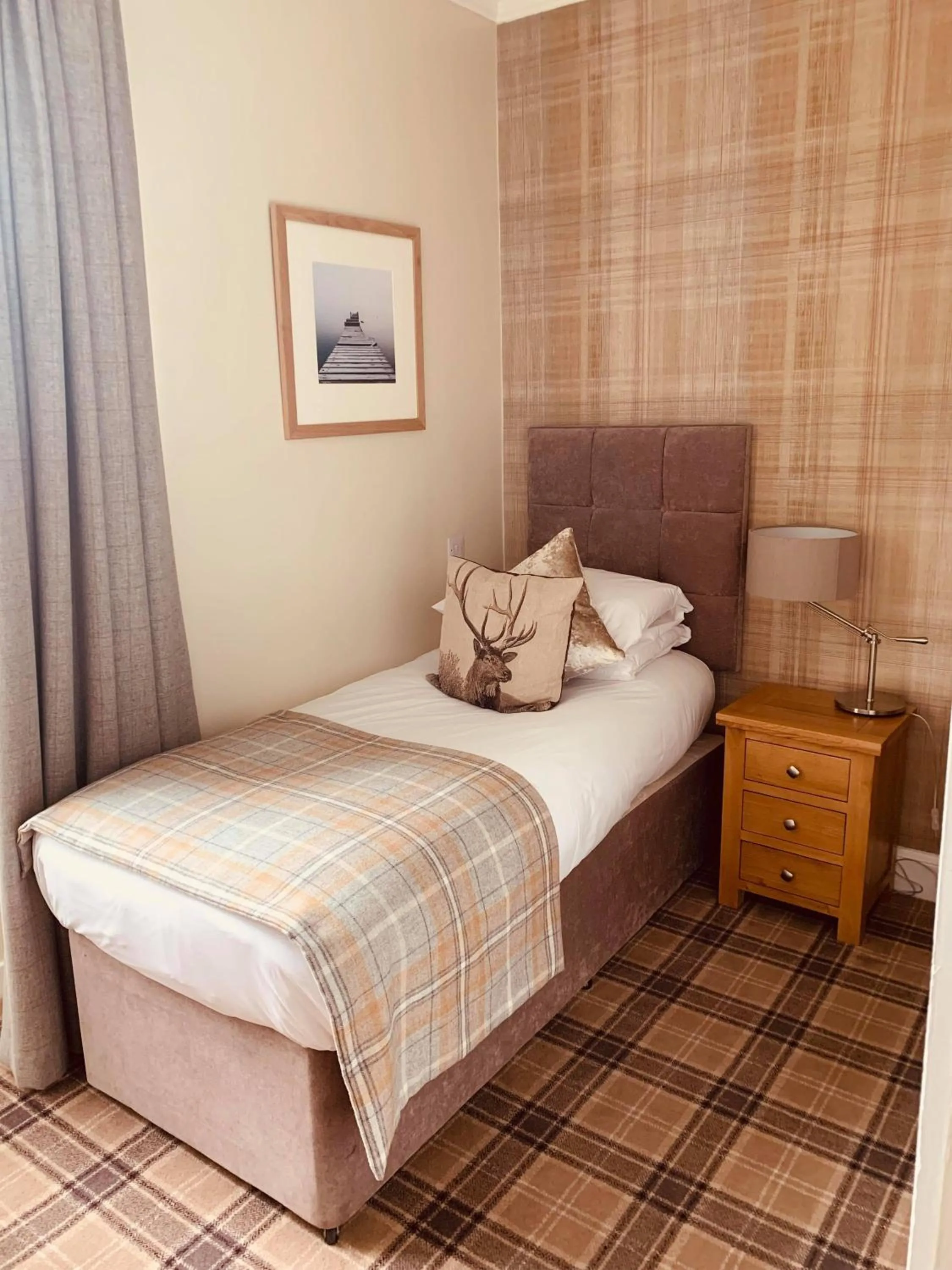 Bedroom, Bed in Boat Country Inn and Restaurant