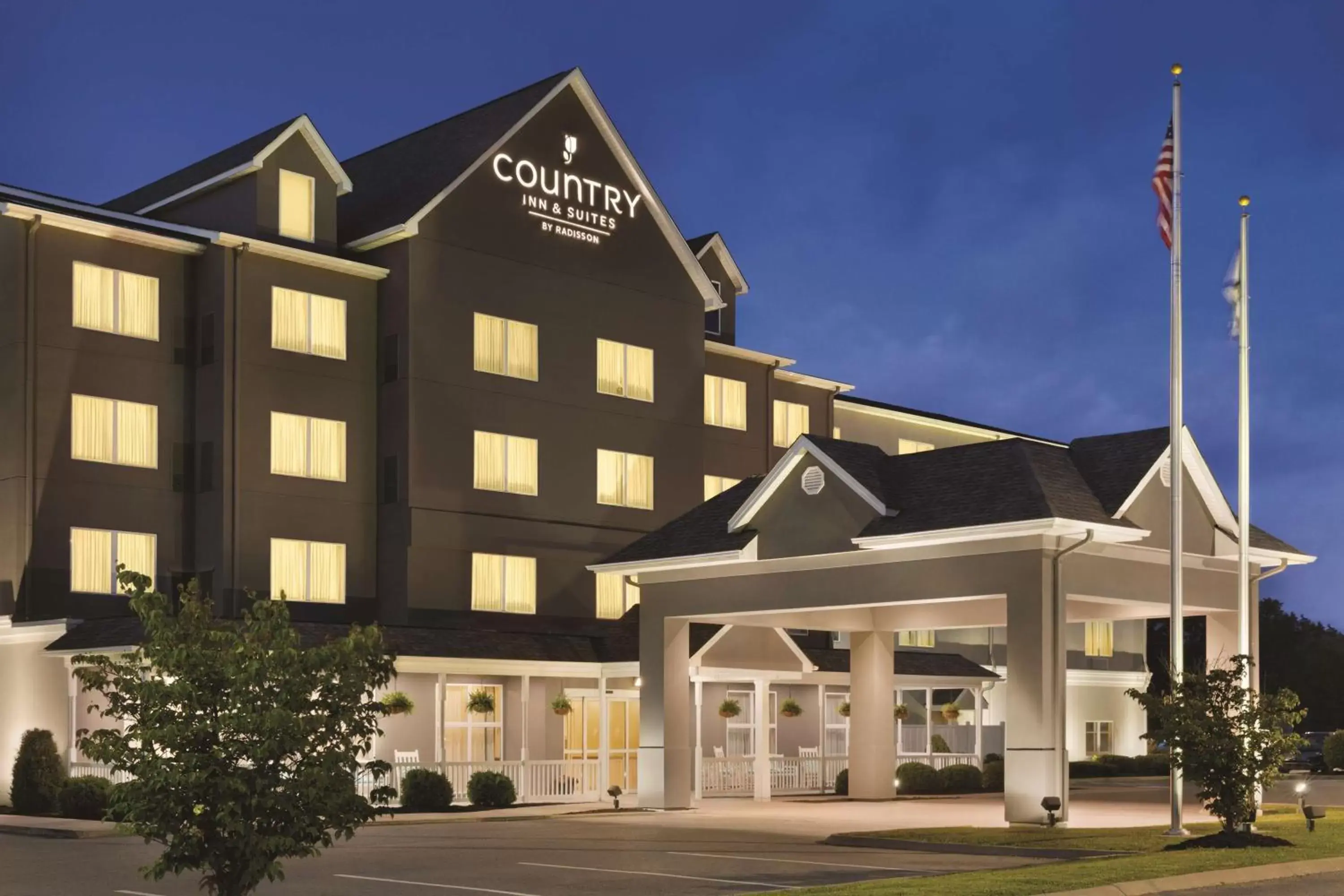 Property Building in Country Inn & Suites by Radisson, Princeton, WV