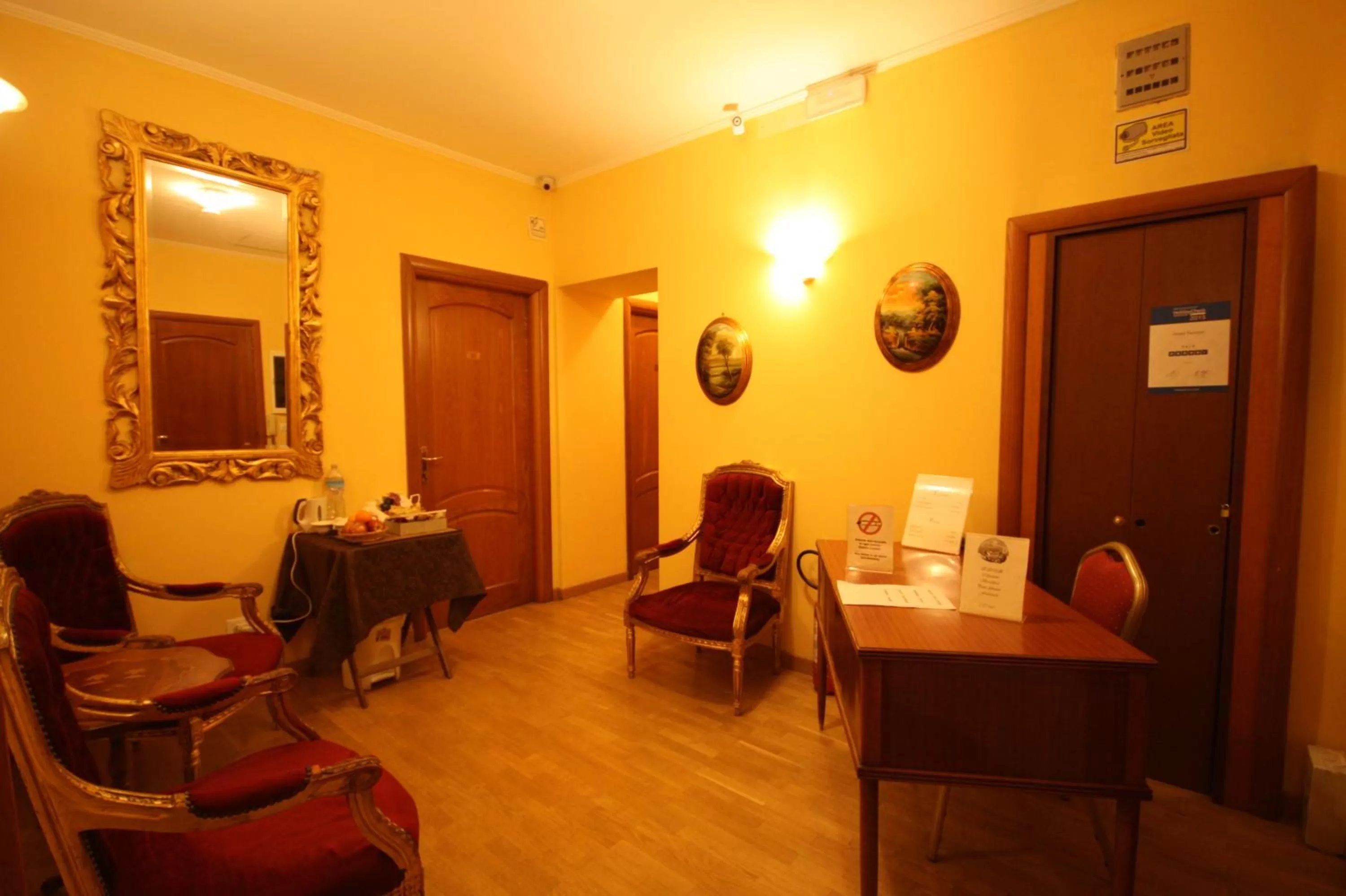 Lobby or reception in Hotel Cherubini