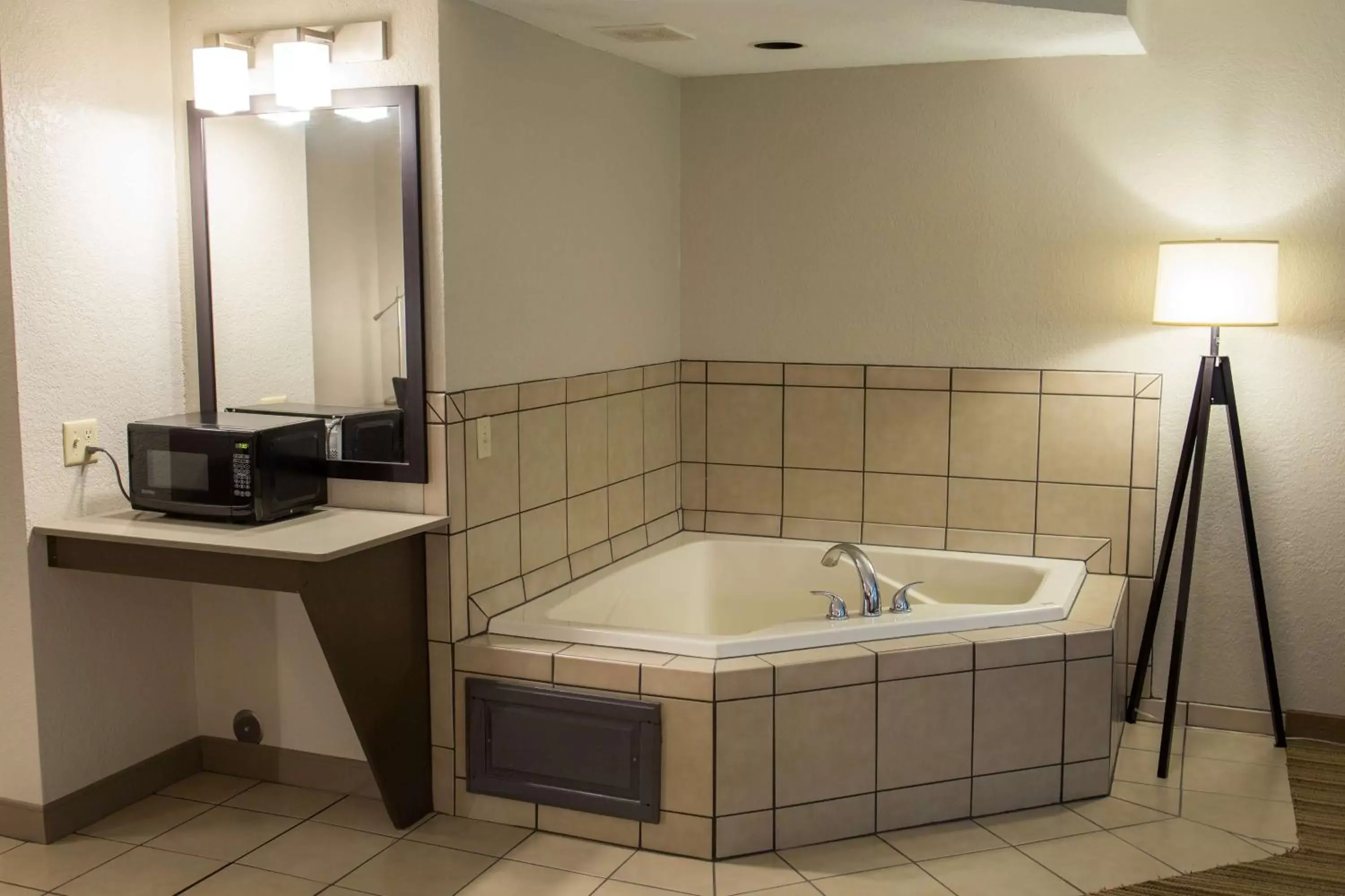 Activities in Country Inn & Suites by Radisson, Platteville, WI