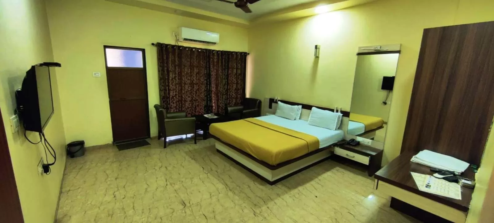 Budget Double Room in Hotel Apratim