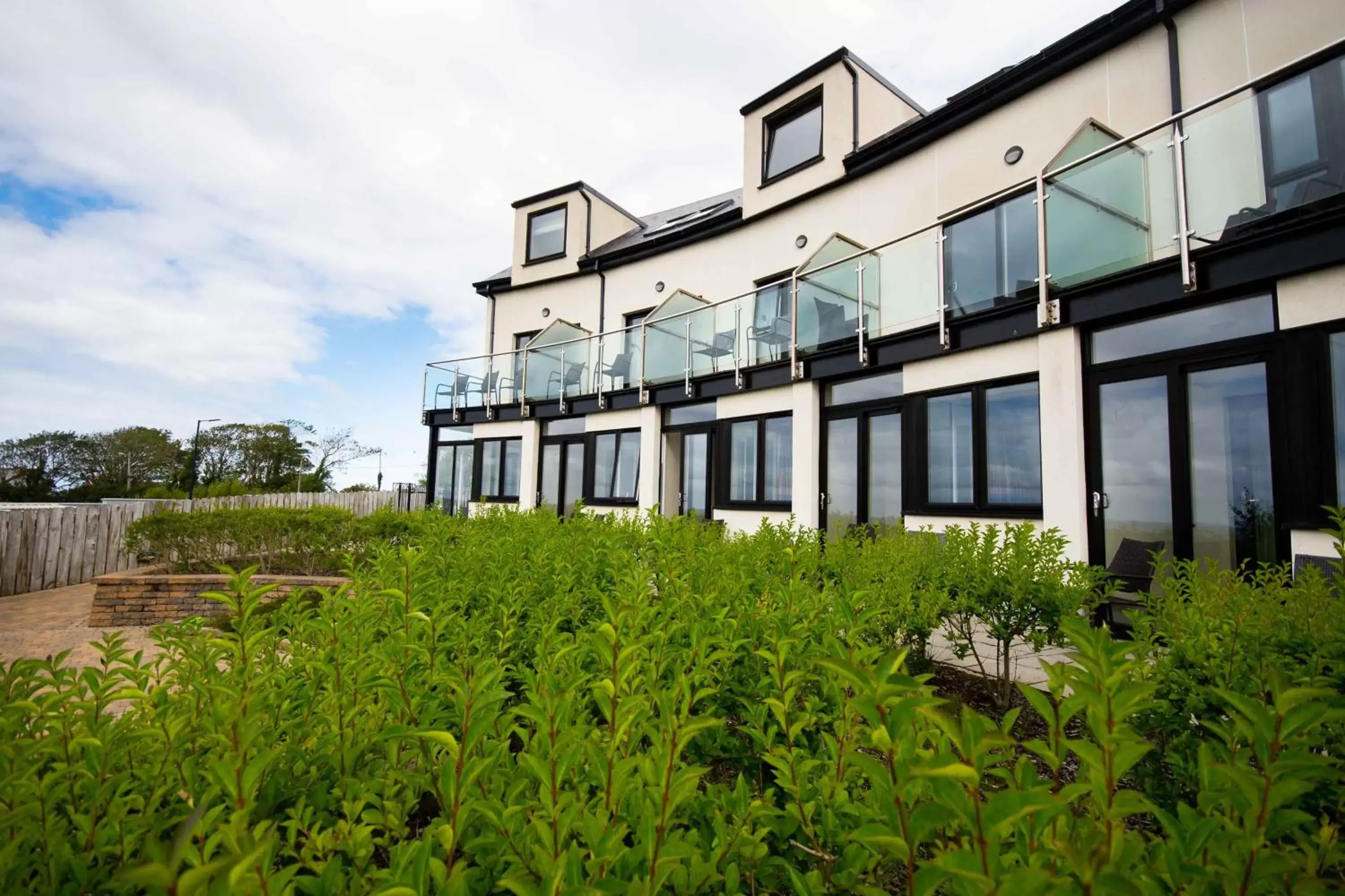 Garden in Strandhill Lodge and Suites