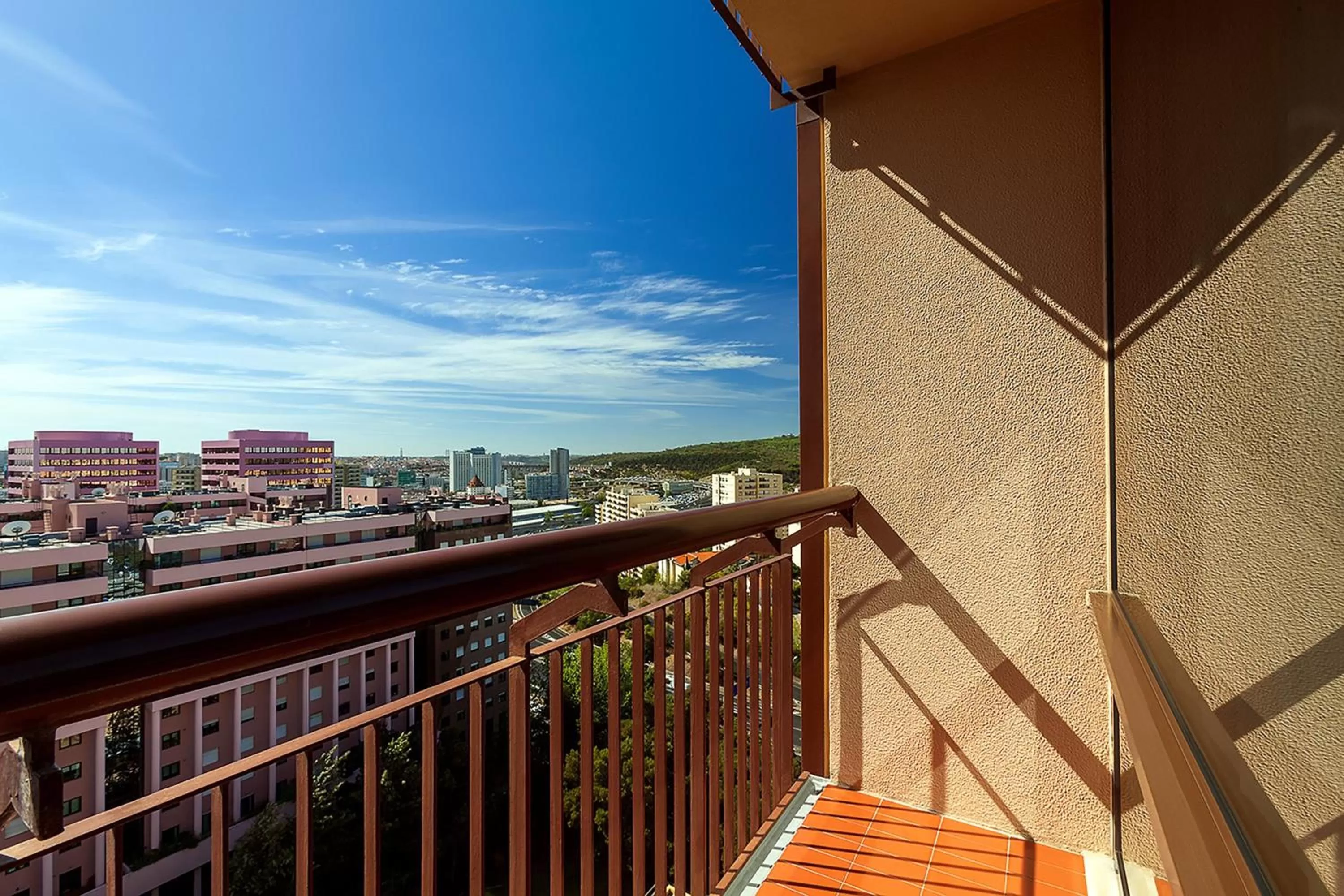 Photo of the whole room in Lisbon Marriott Hotel