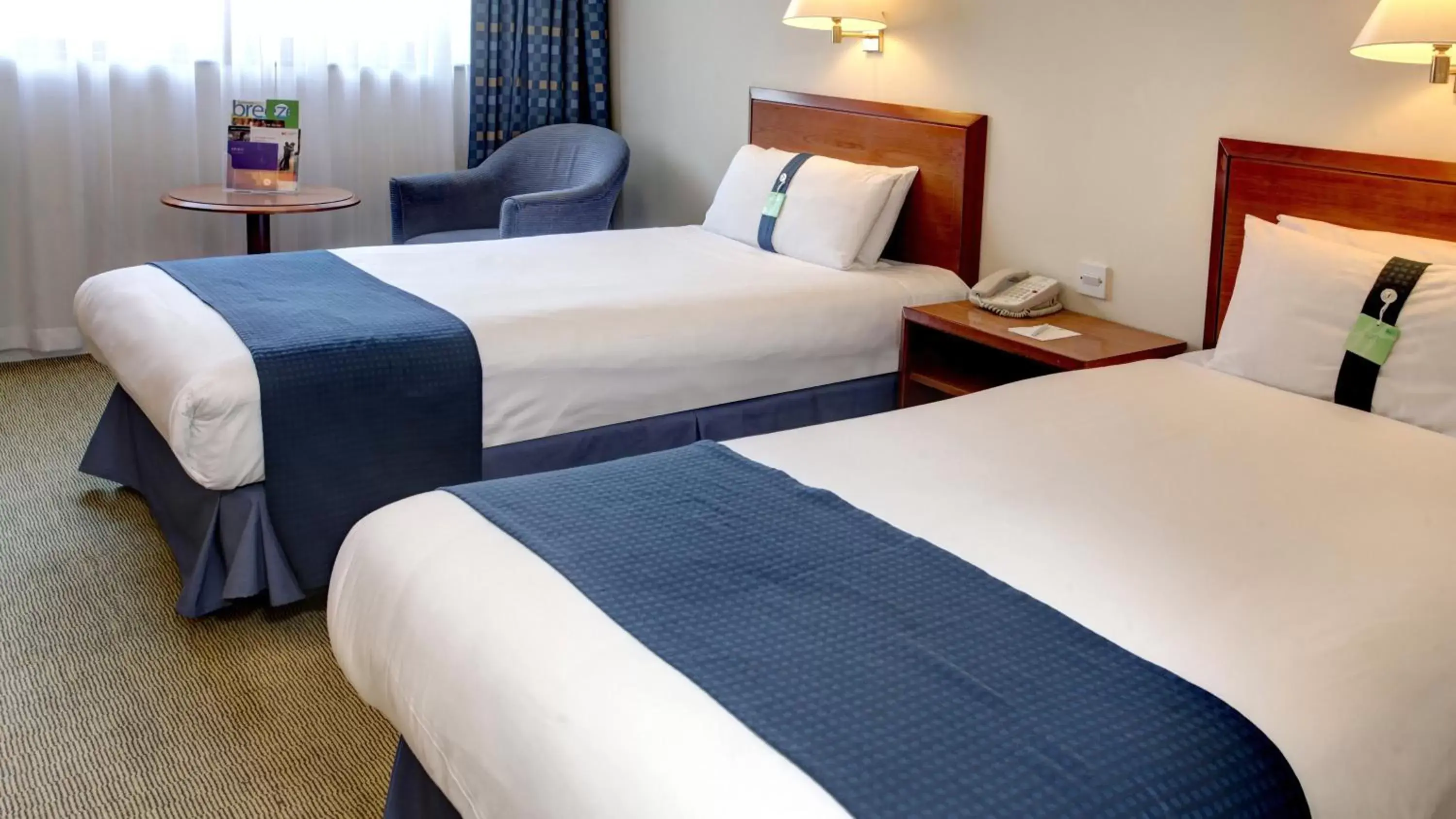 Bed in Holiday Inn Fareham Solent, an IHG Hotel