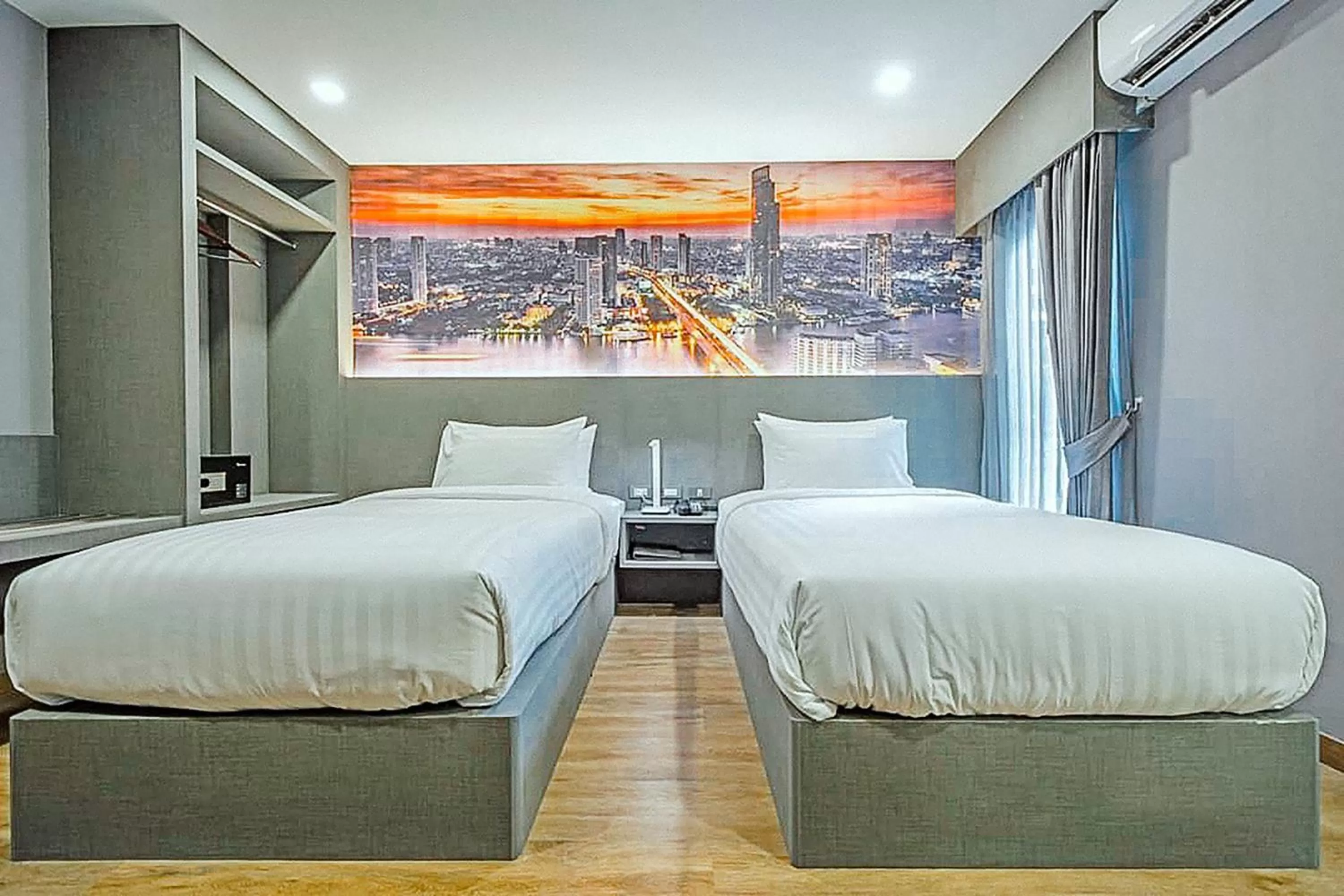 Bed in Hyde Park Hotel Bangkok