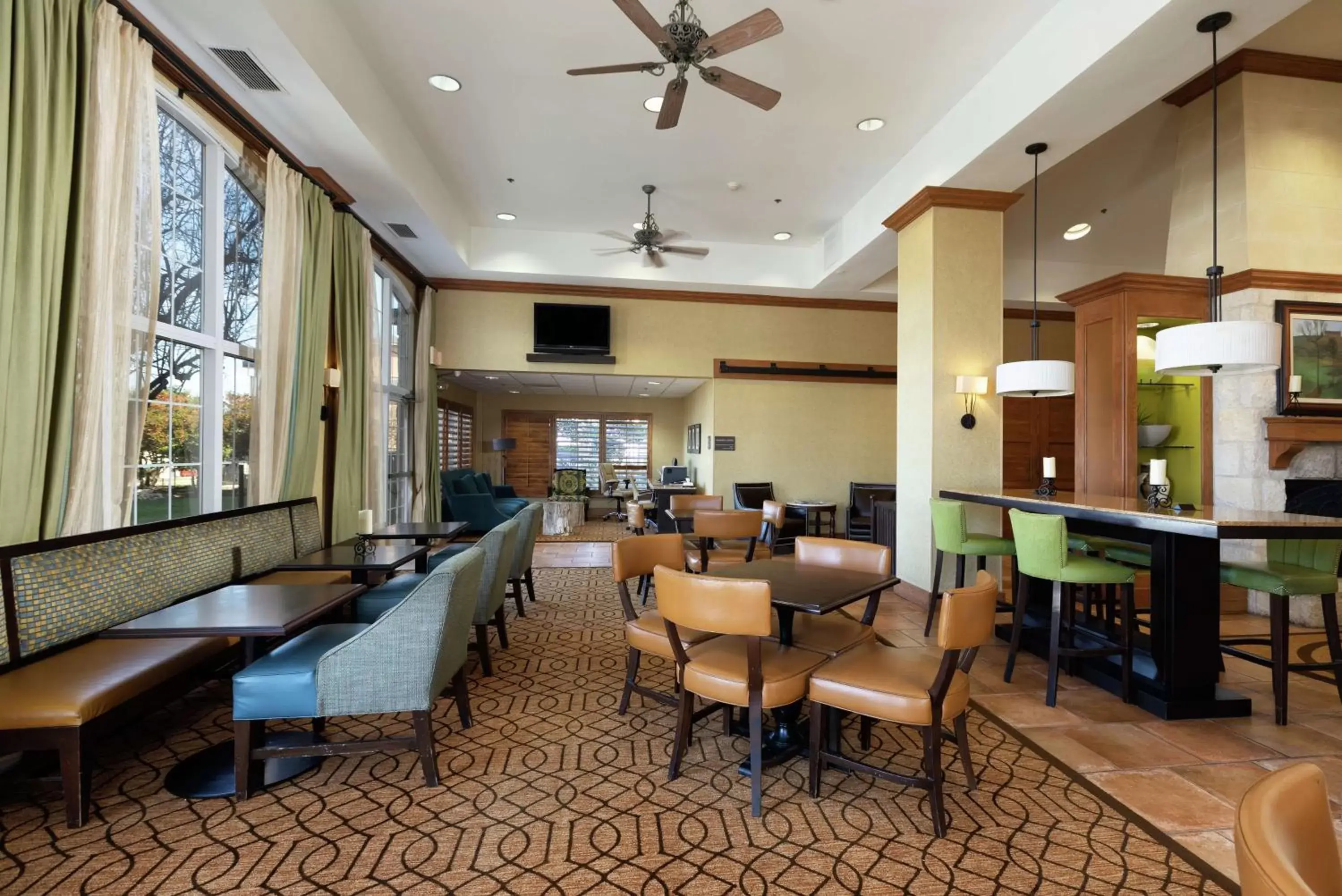 Lobby or reception, Restaurant/Places to Eat in Hampton Inn & Suites-Austin Airport