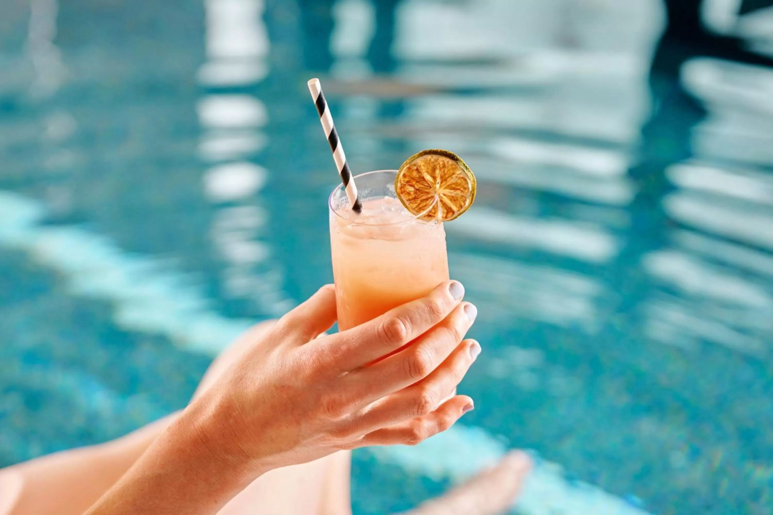 Swimming pool in Sheraton Melbourne Hotel