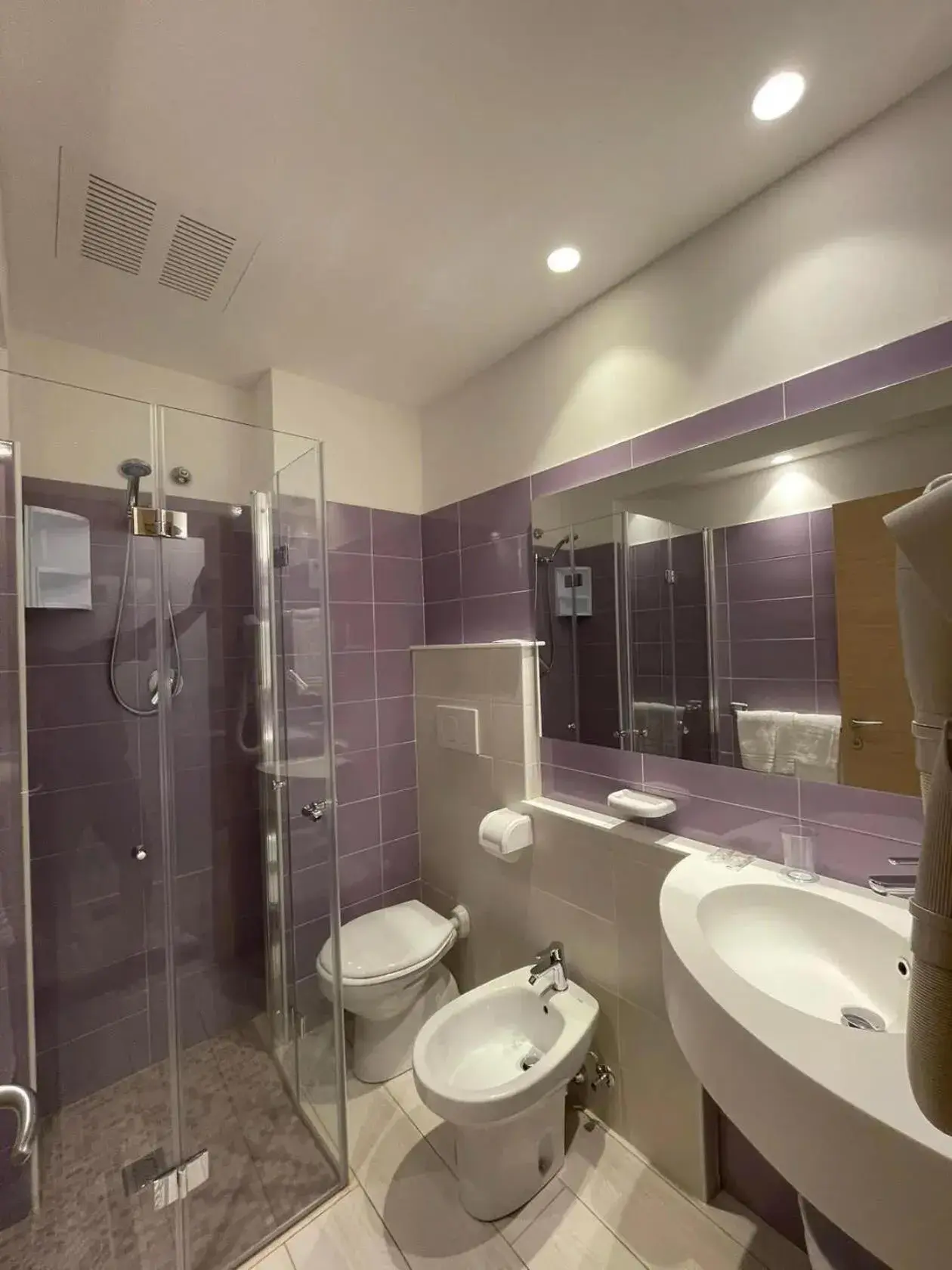 Bathroom in Hotel Montmartre