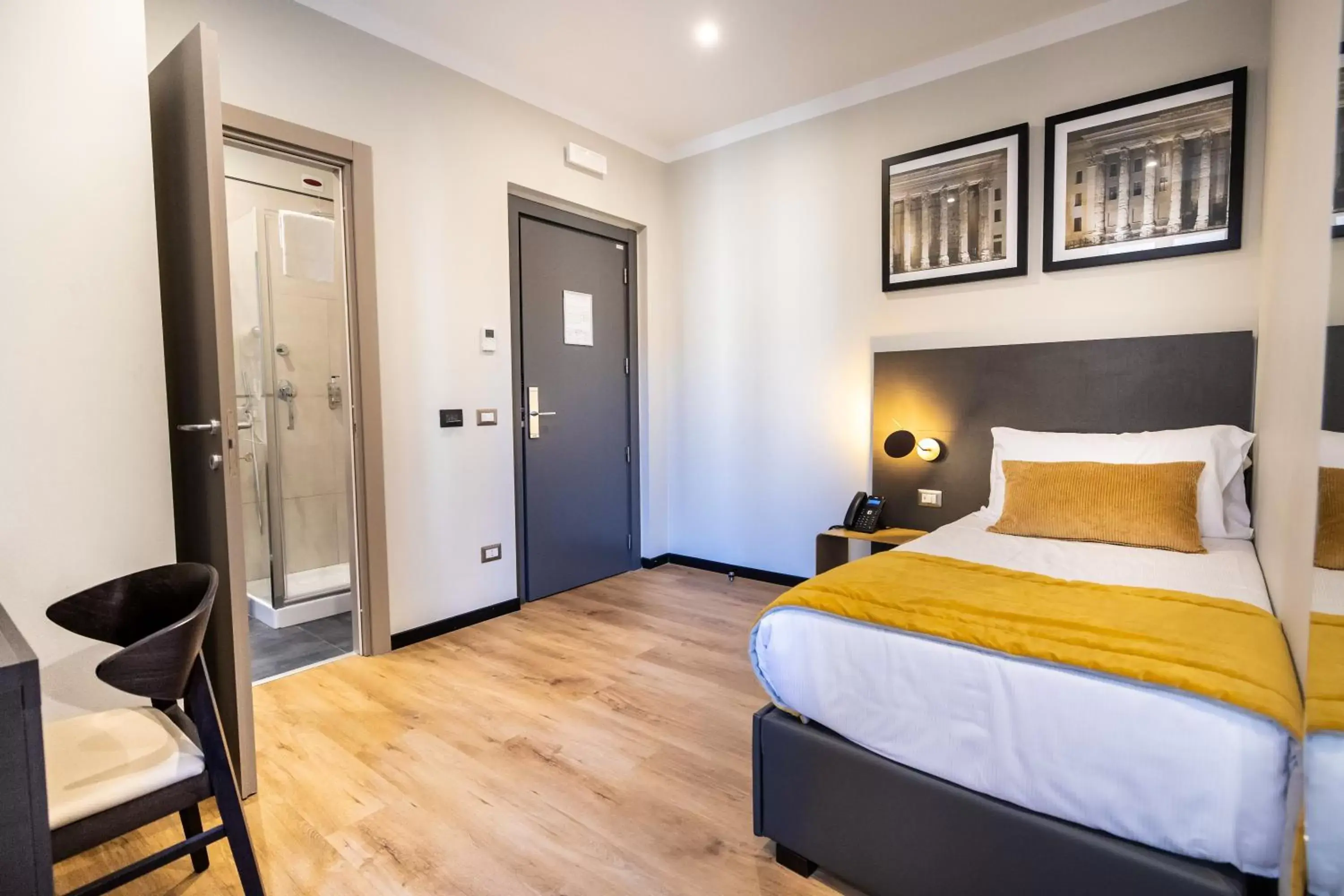 Photo of the whole room, Bed in The Cross Hotel Photo of the whole room, Bed in The Cross Hotel