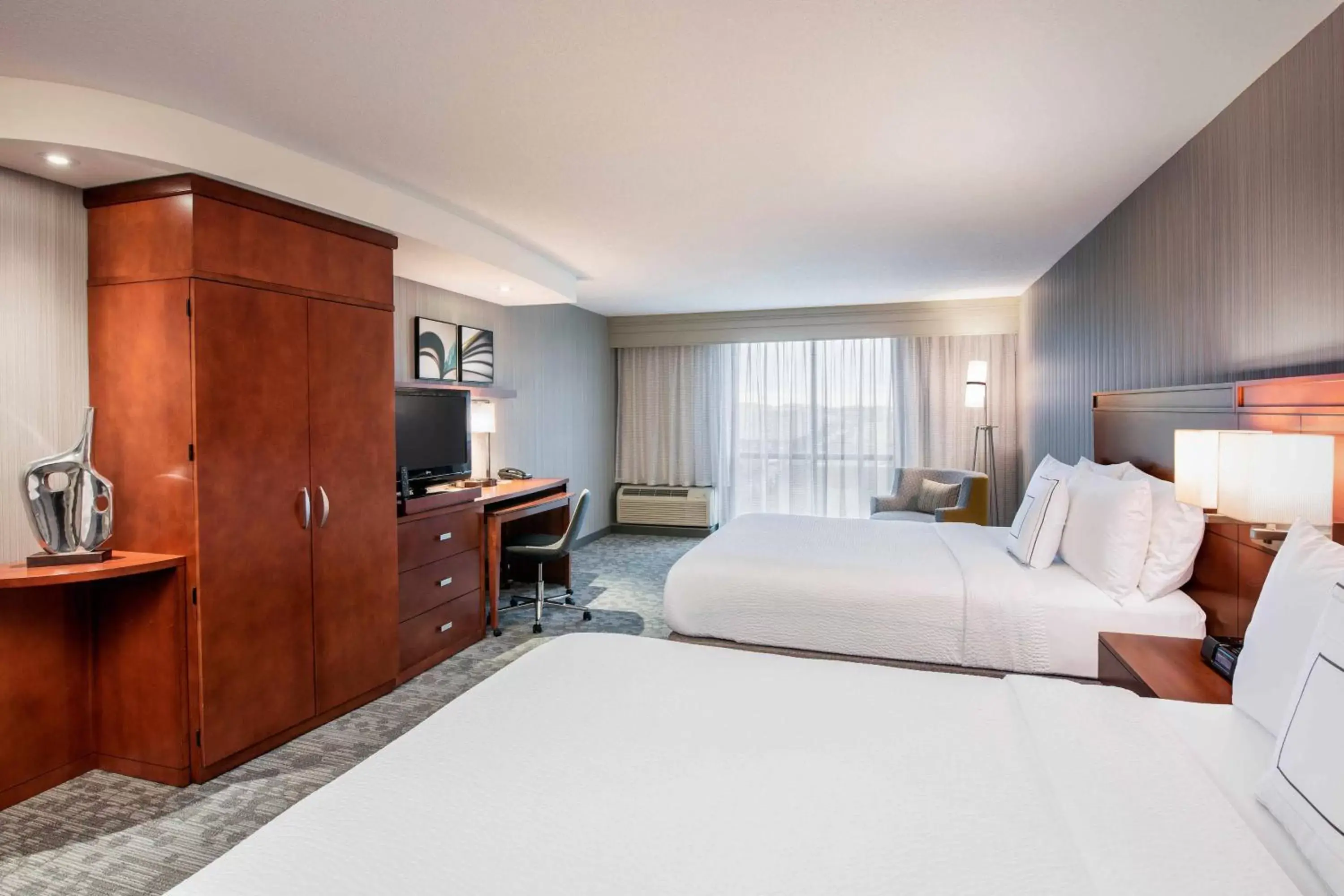 Photo of the whole room, Bed in Courtyard by Marriott Edmonton West