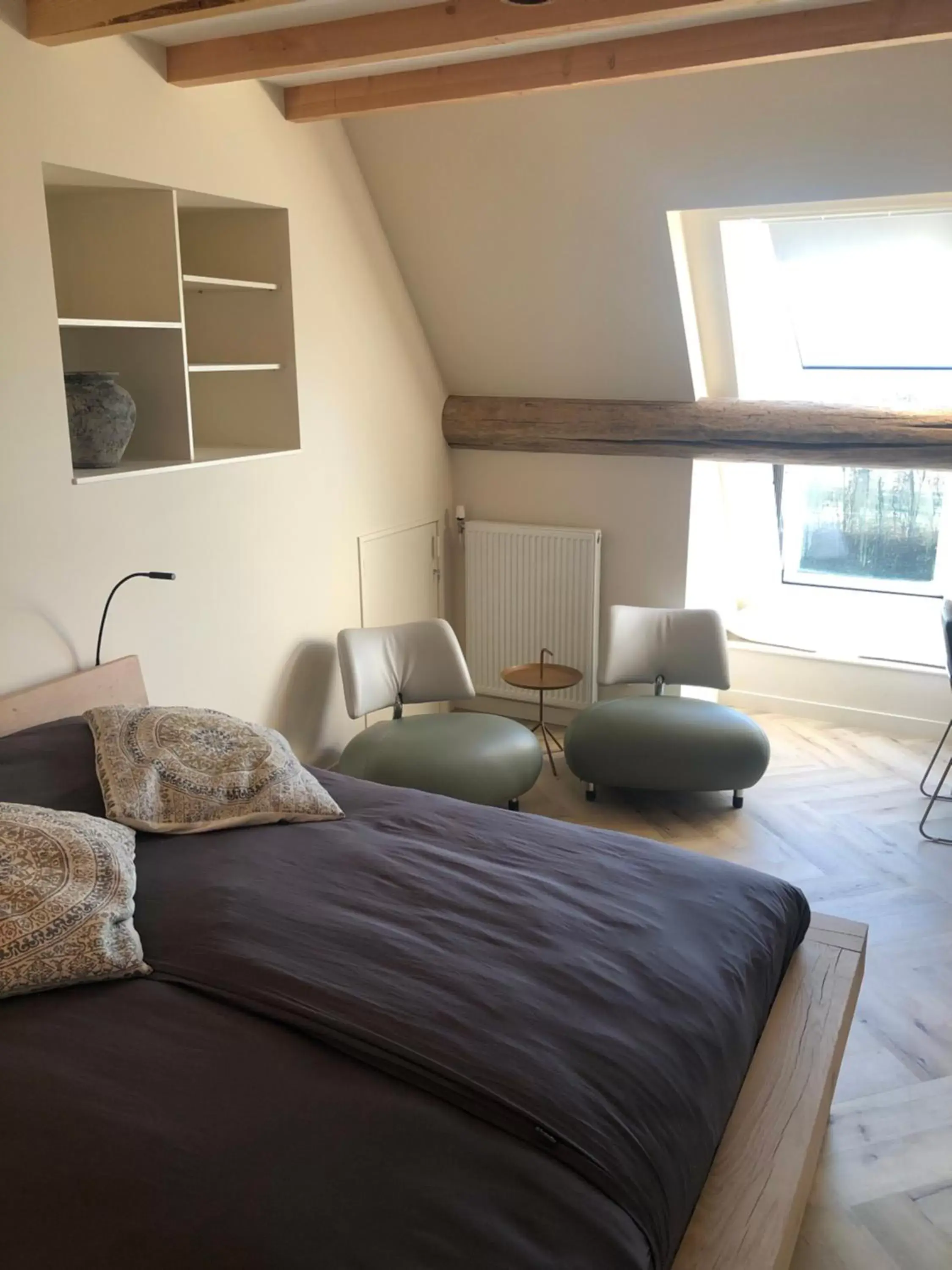 Bed in B&B Idylle aan Zee incl 2 Wellnessstudios