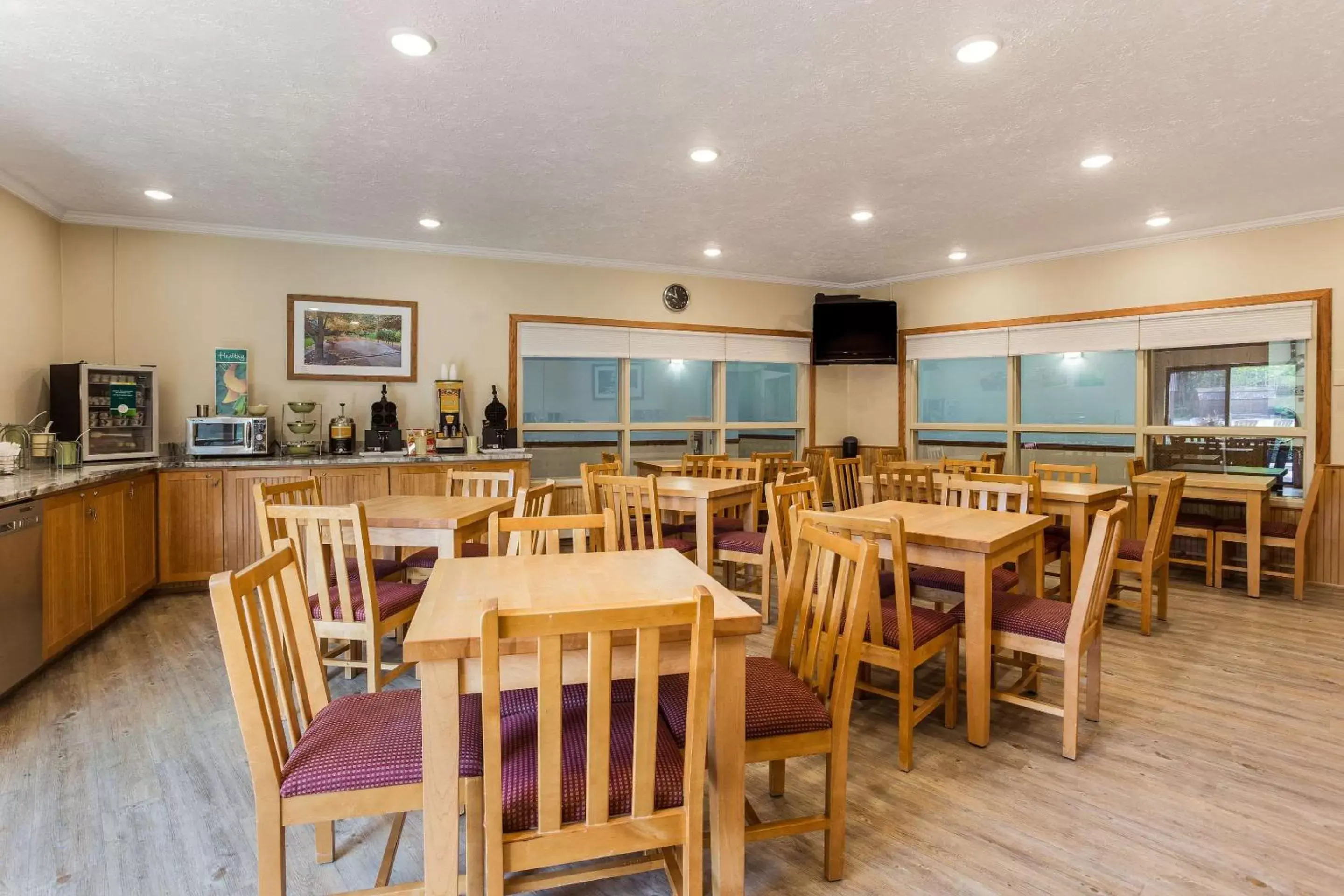 Restaurant/Places to Eat in Quality Inn - Petoskey