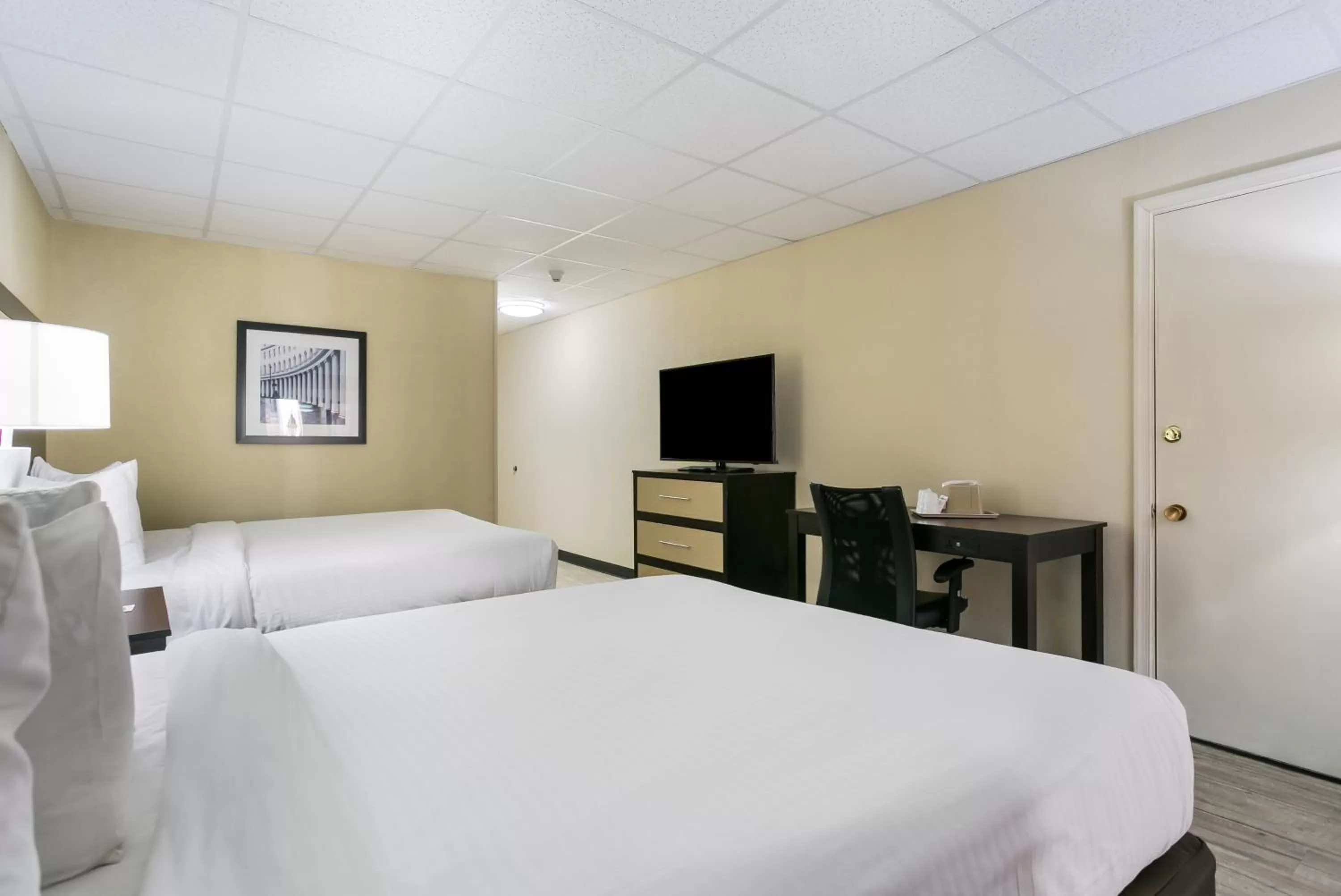 Bed in Eisenhower Hotel and Conference Center