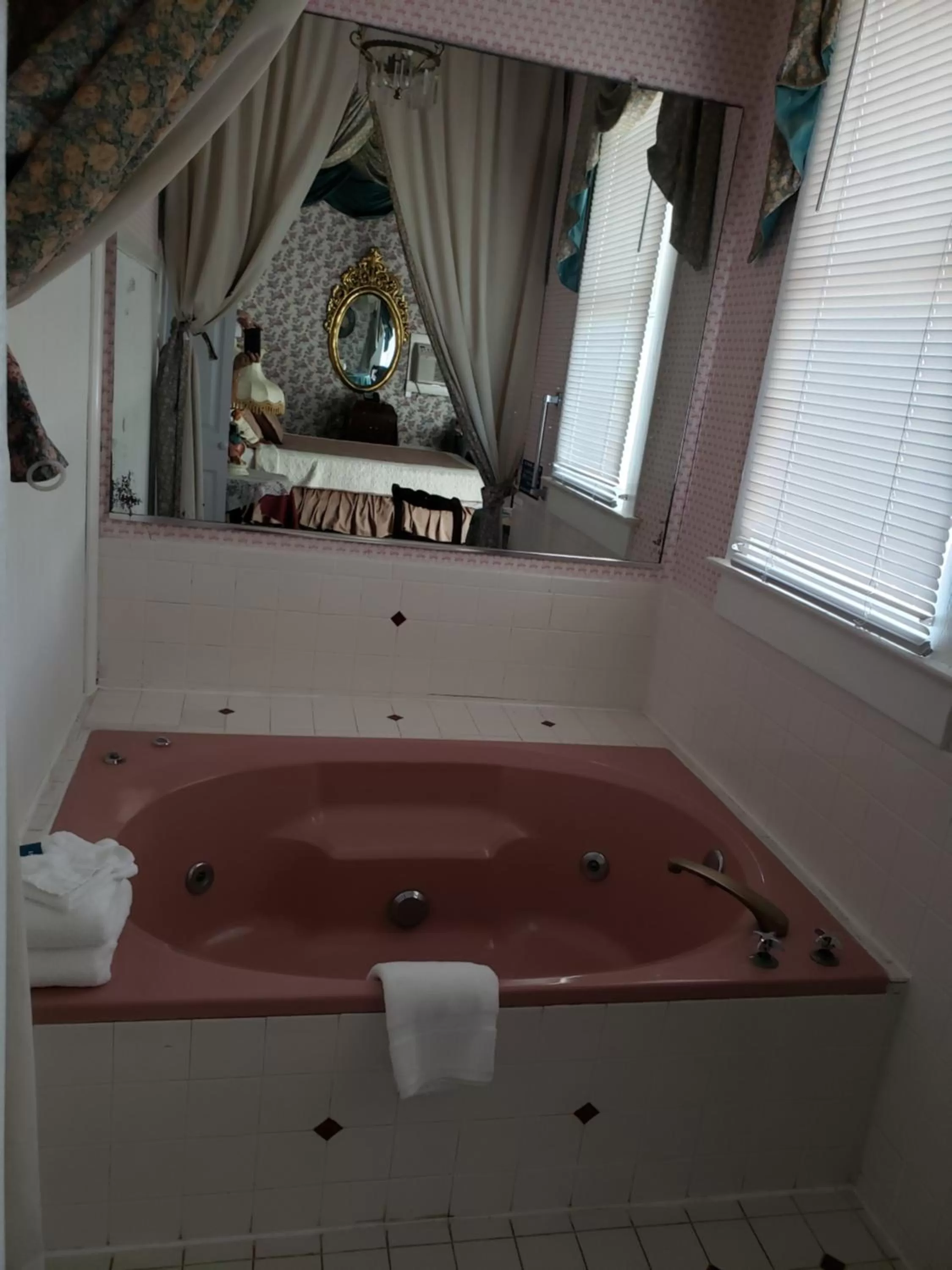 Bathroom in Topaz Motel - Flagler Beach