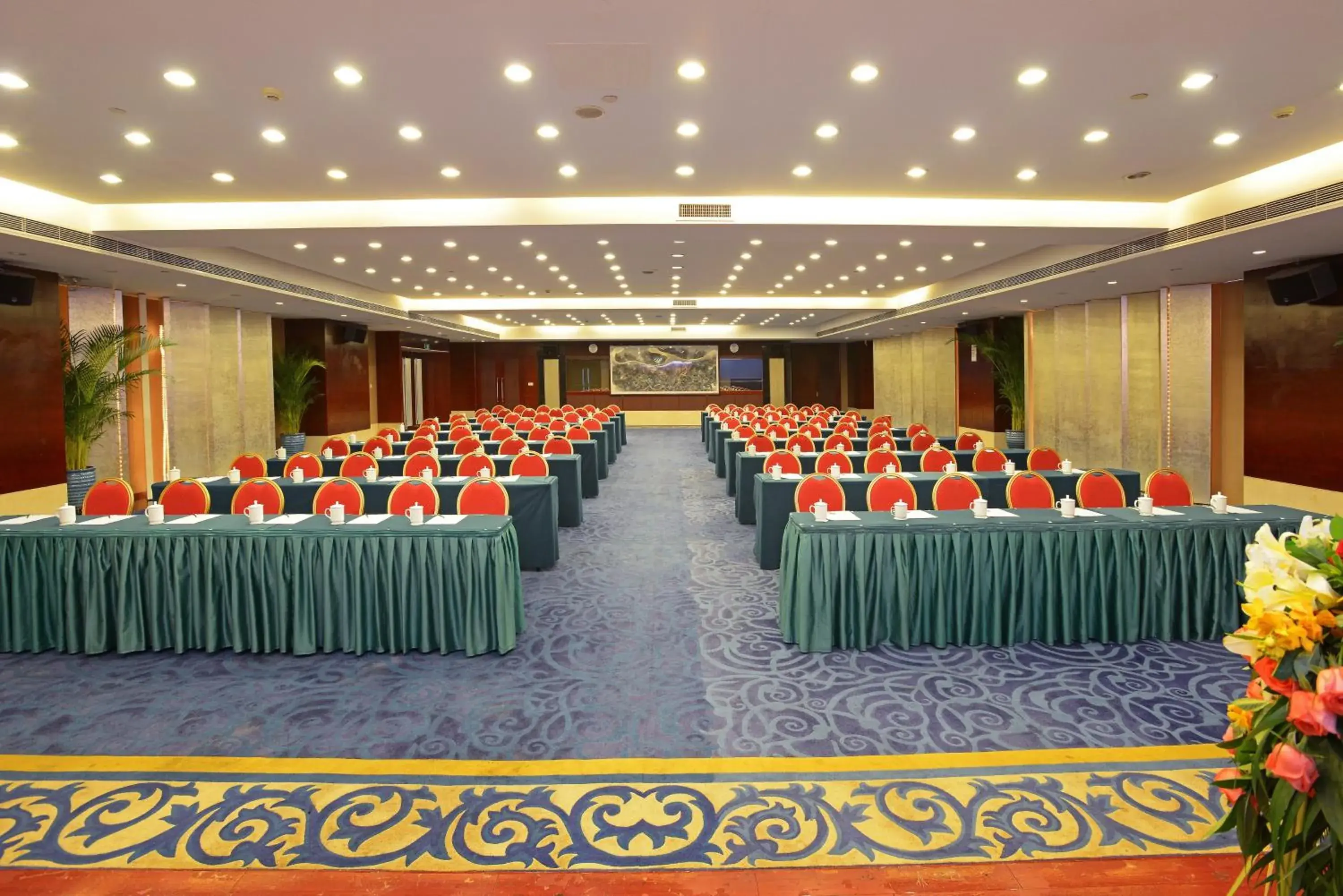 Business facilities in Guangzhou New Century Hotel