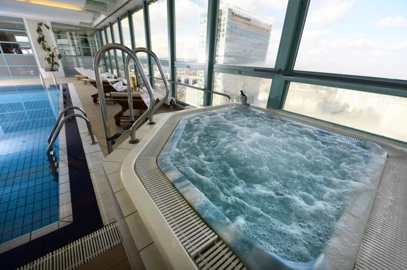 Hot Tub, Swimming Pool in Panorama Hotel Prague