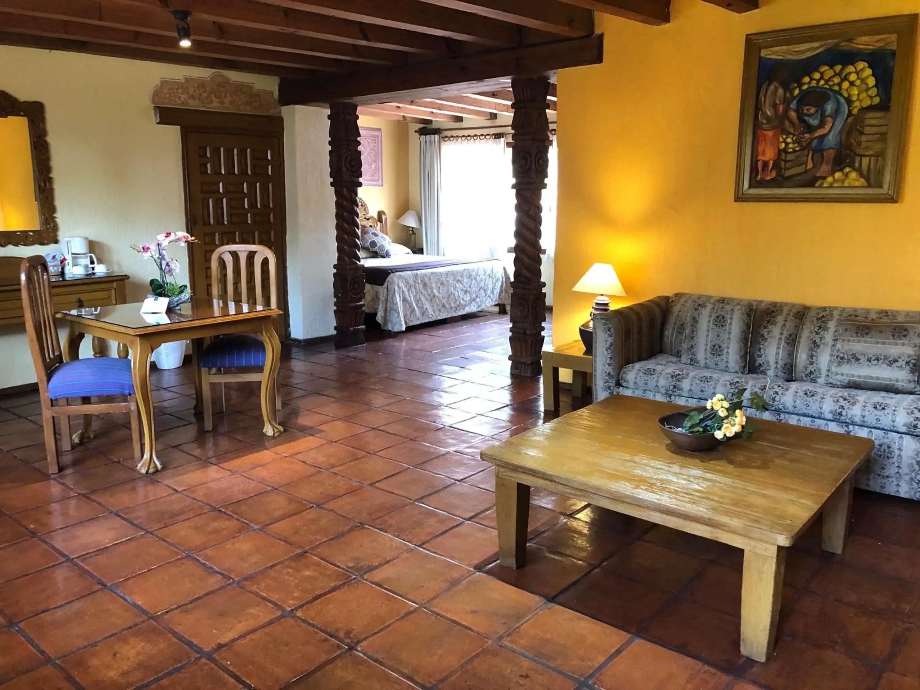 Photo of the whole room, Seating Area in Villa San Jose Hotel & Suites