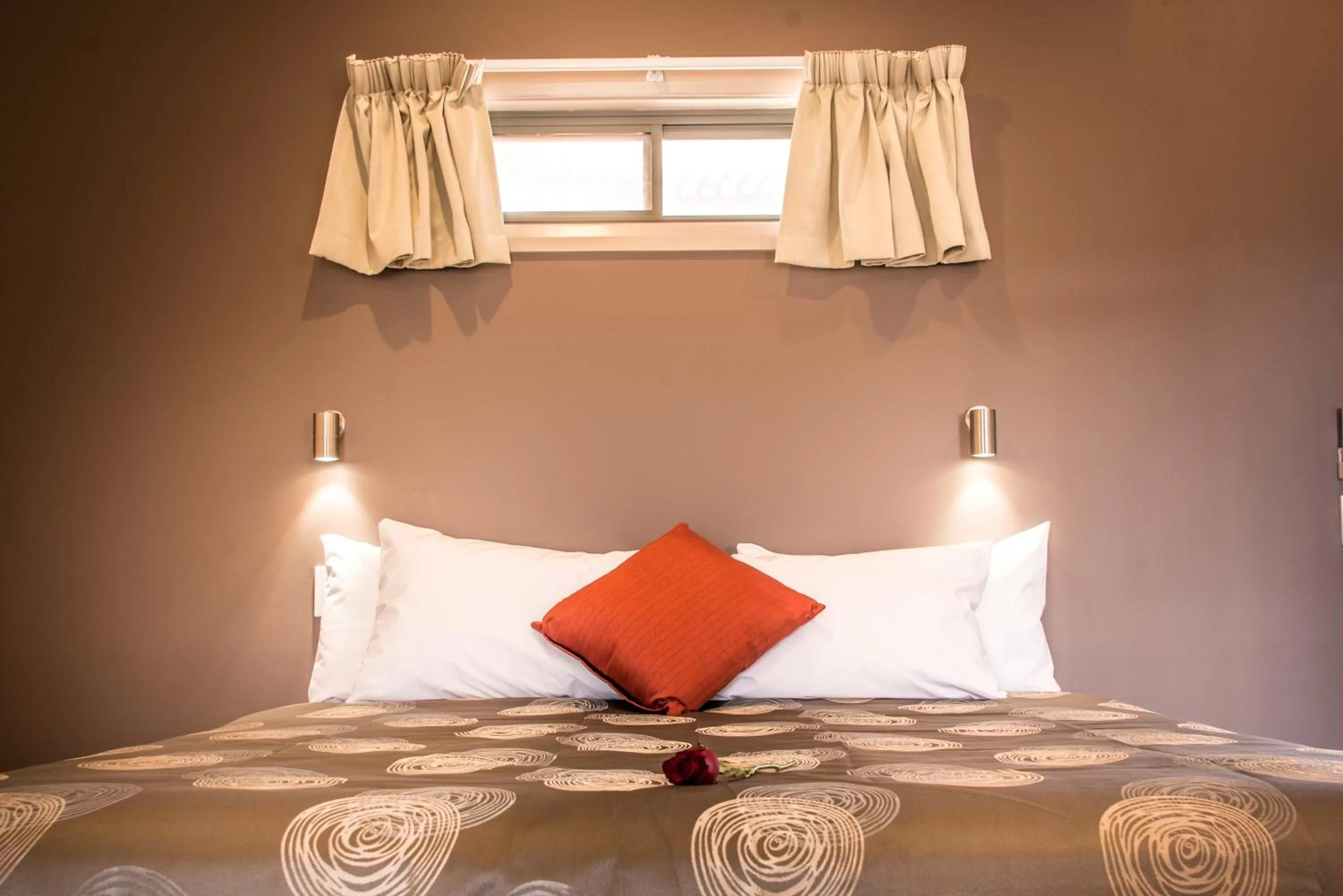 Bed in Broken Hill Outback Resort