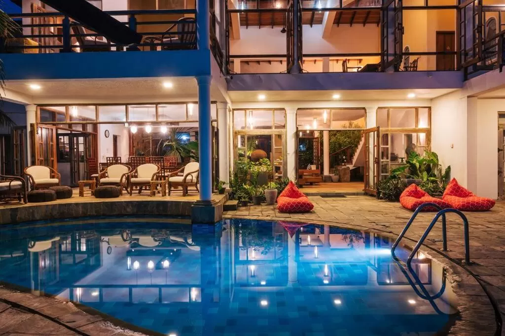 Sānti Beach House with pool & beach