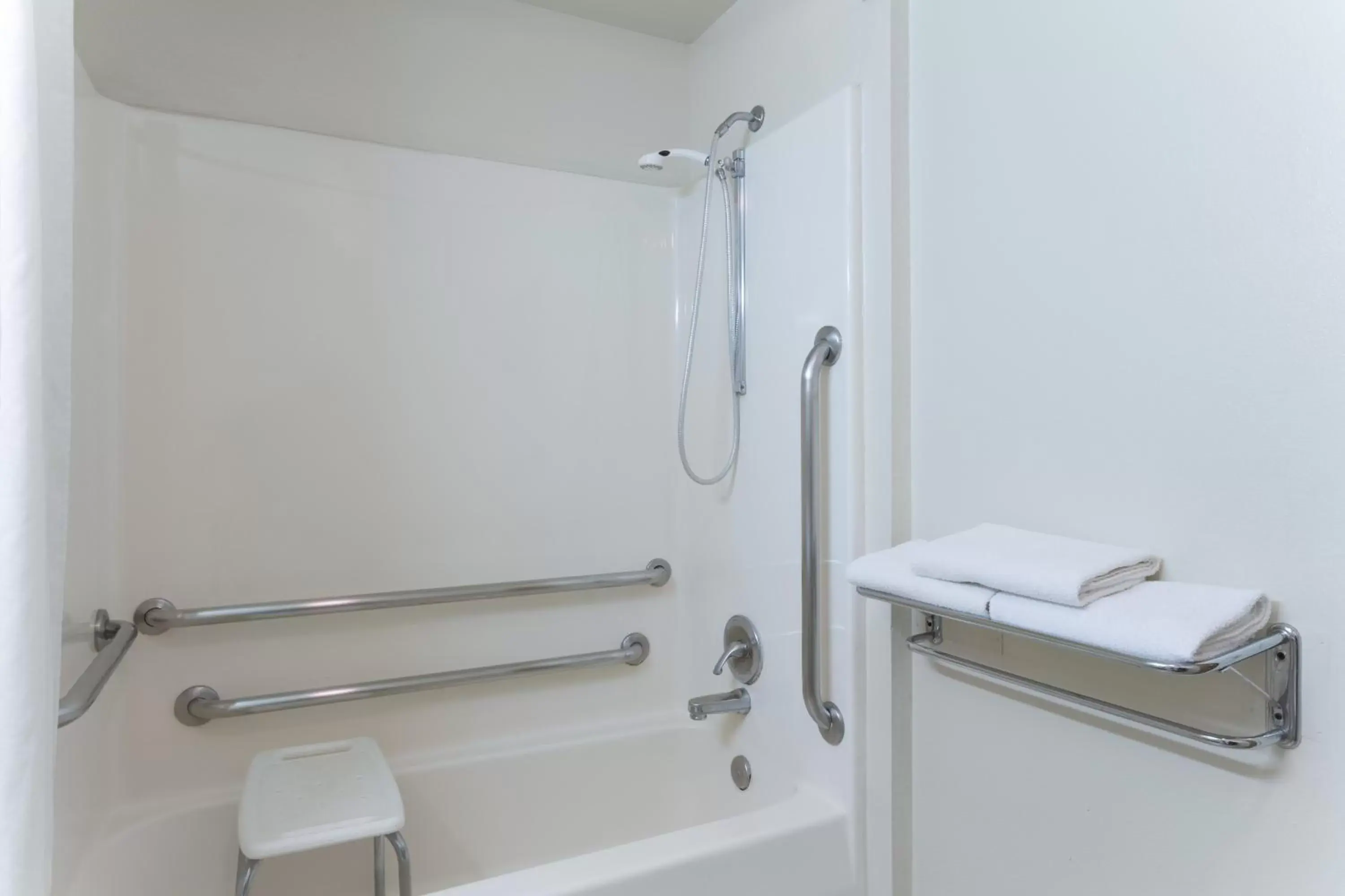 King Room - Mobility Access/Non-Smoking in Super 8 by Wyndham Green River King Room - Mobility Access/Non-Smoking in Super 8 by Wyndham Green River