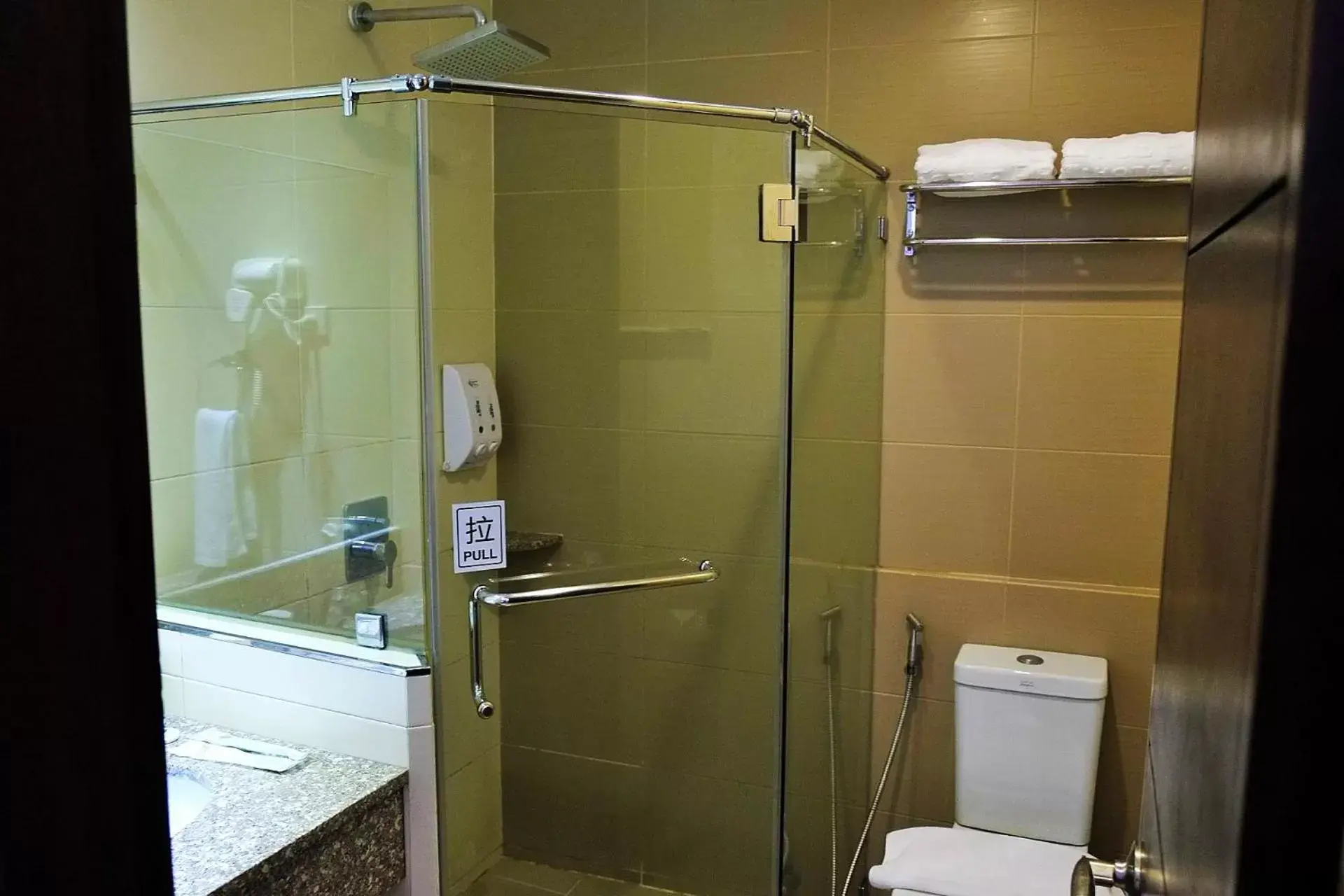 Shower in Castle Peak Hotel