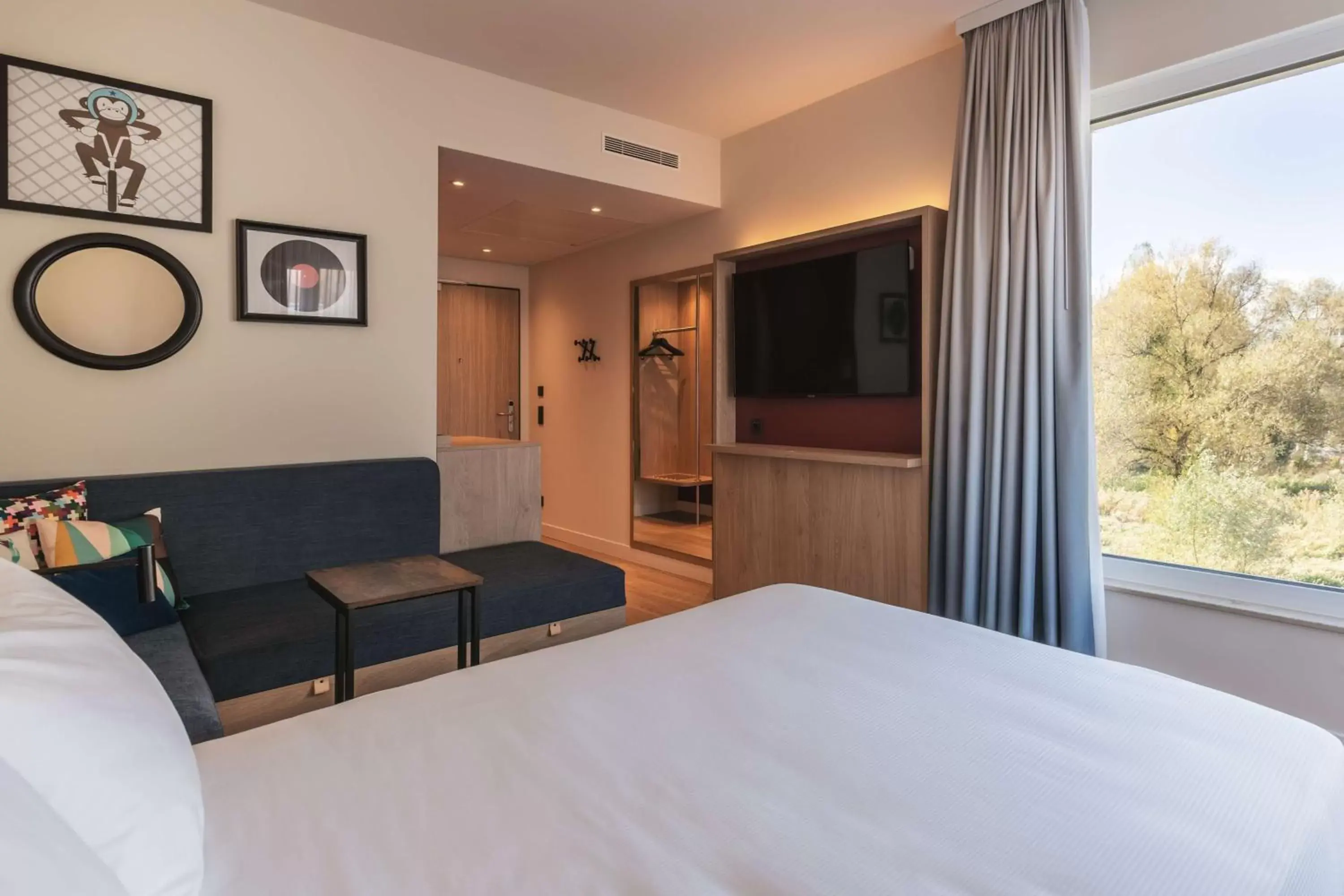Bedroom, Bed in Hampton by Hilton Konstanz