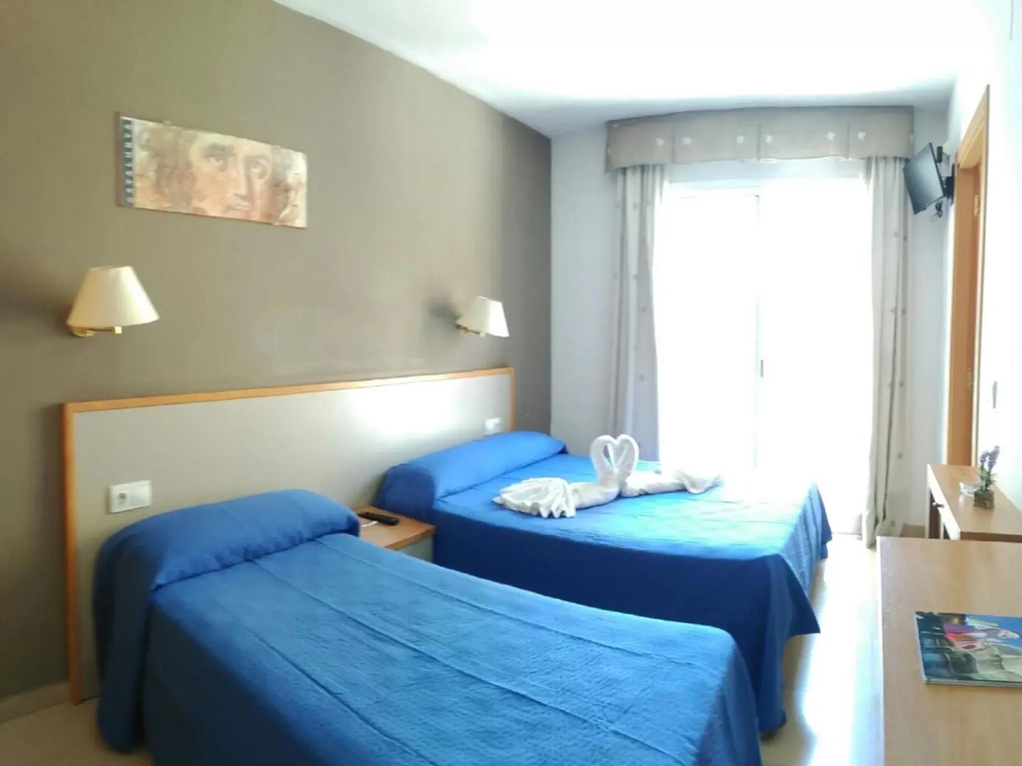 Day, Bed in Hotel Cosmos Tarragona
