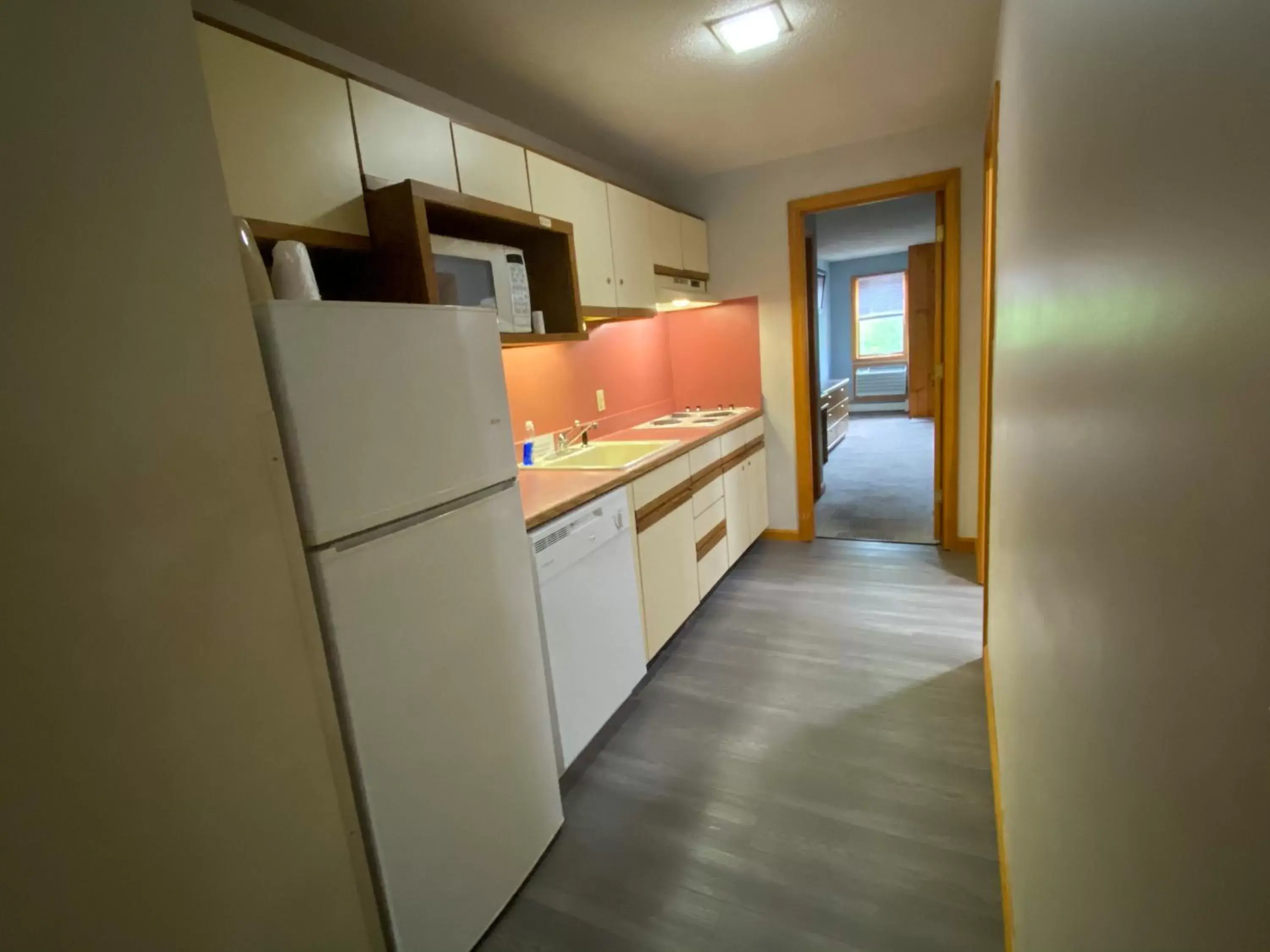 One-Bedroom Queen Suite - Non-Smoking in Travelodge by Wyndham Lincoln Near White Mountain One-Bedroom Queen Suite - Non-Smoking in Travelodge by Wyndham Lincoln Near White Mountain