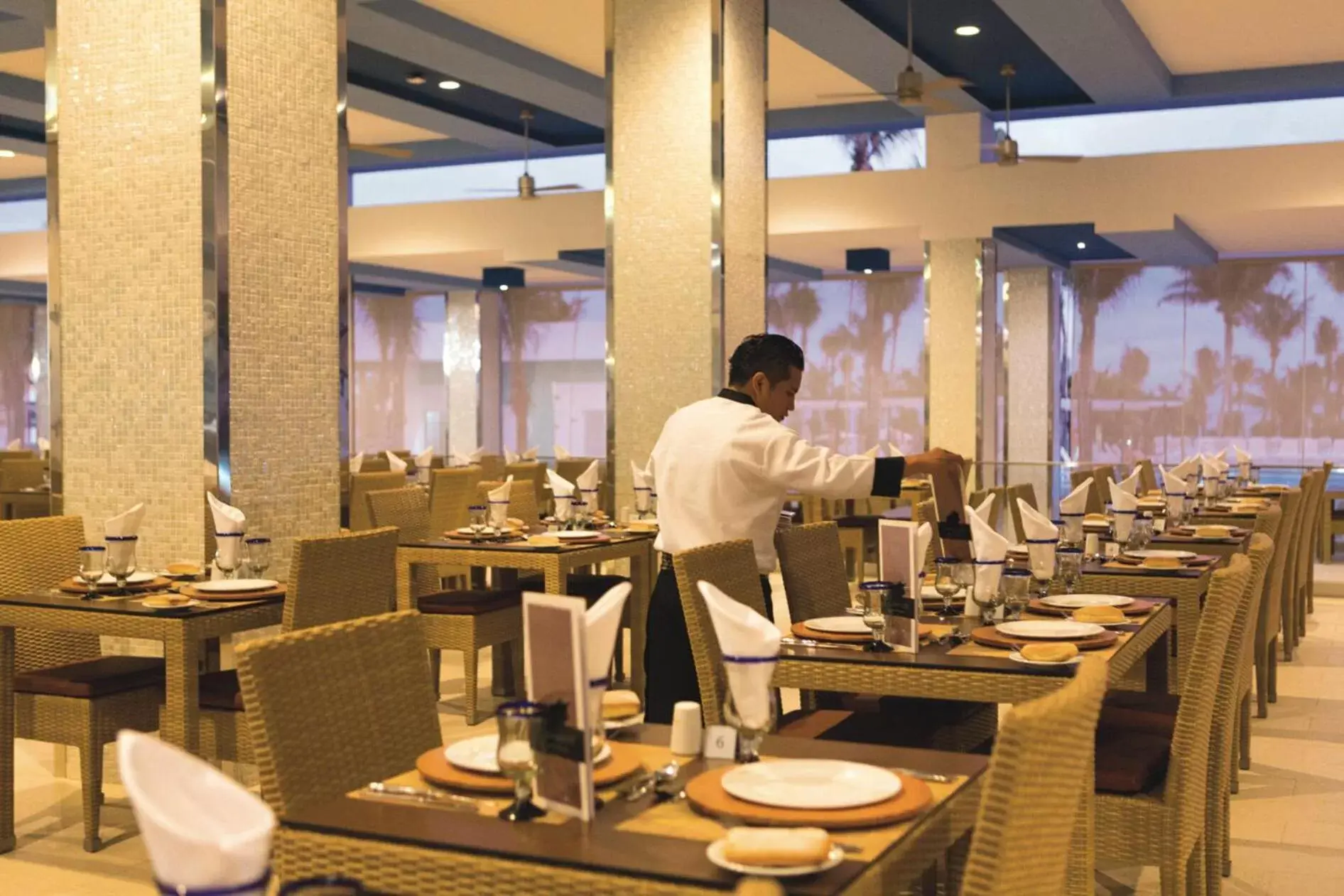 Restaurant/Places to Eat in Riu Playacar - All Inclusive