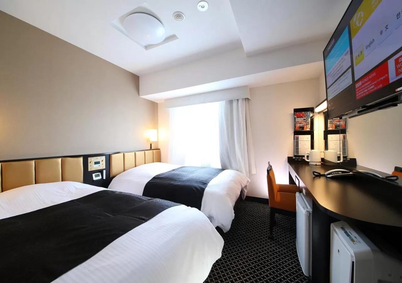 Photo of the whole room, Bed in APA Hotel Asakusa Tawaramachi Ekimae