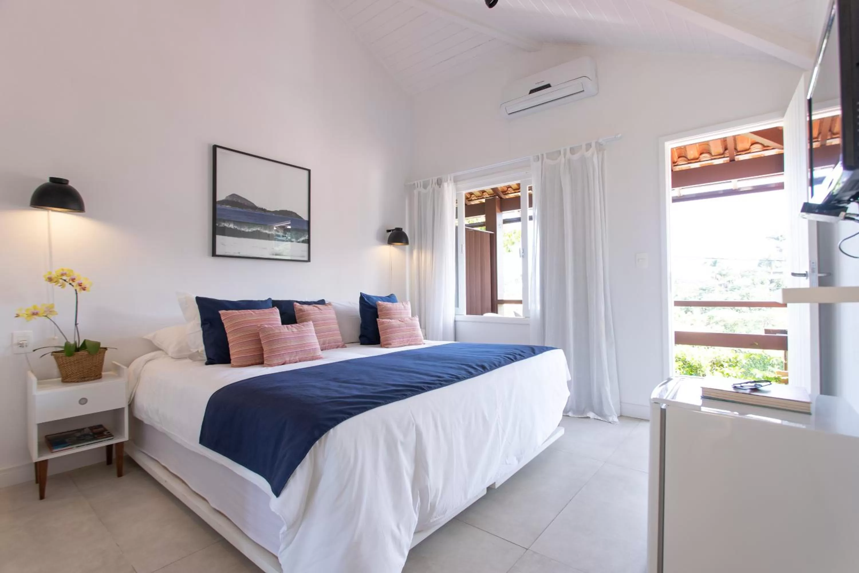 Bed in Jubarte Hotel by Insólito