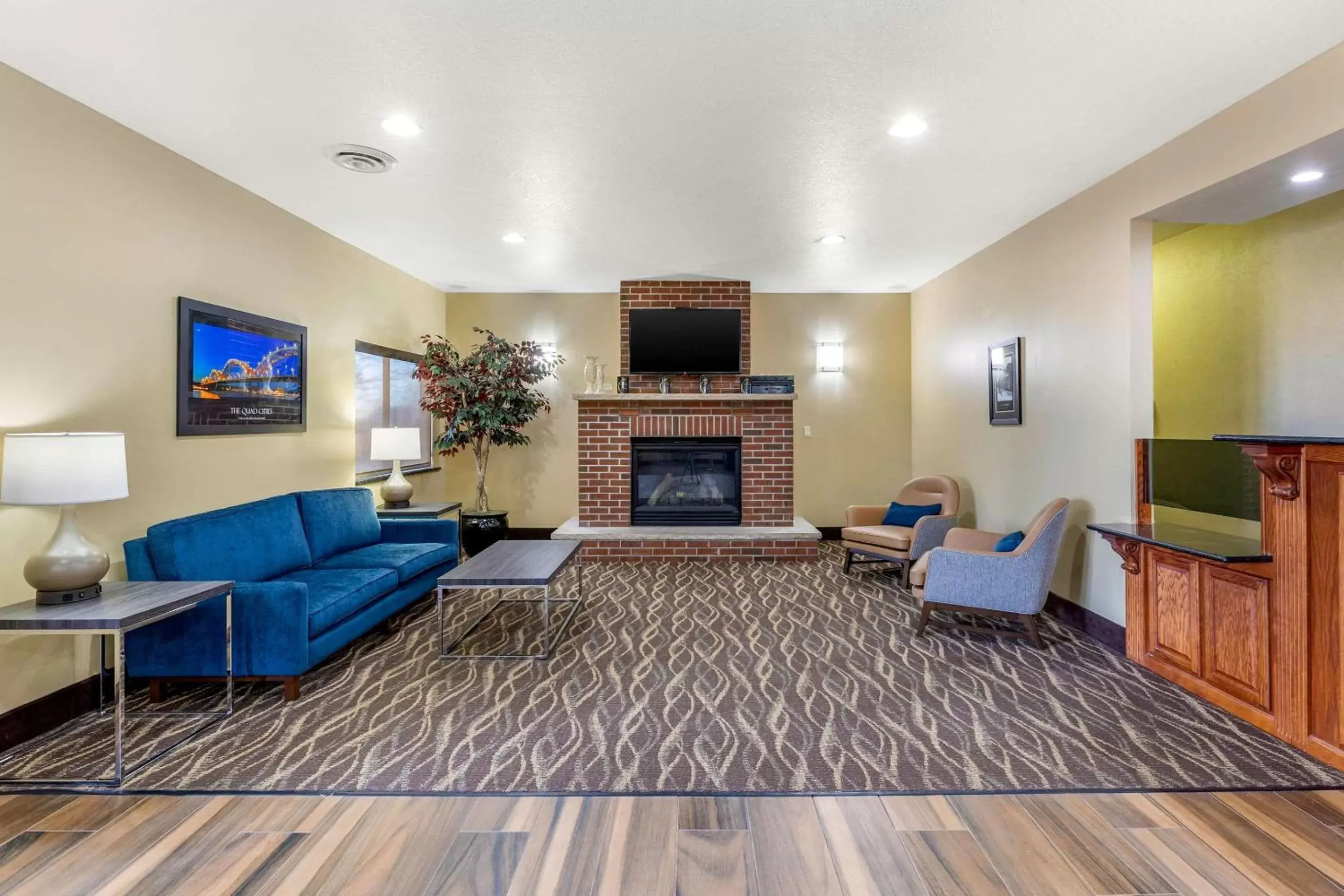 Lobby or reception, Seating Area in Comfort Inn & Suites Davenport - Quad Cities