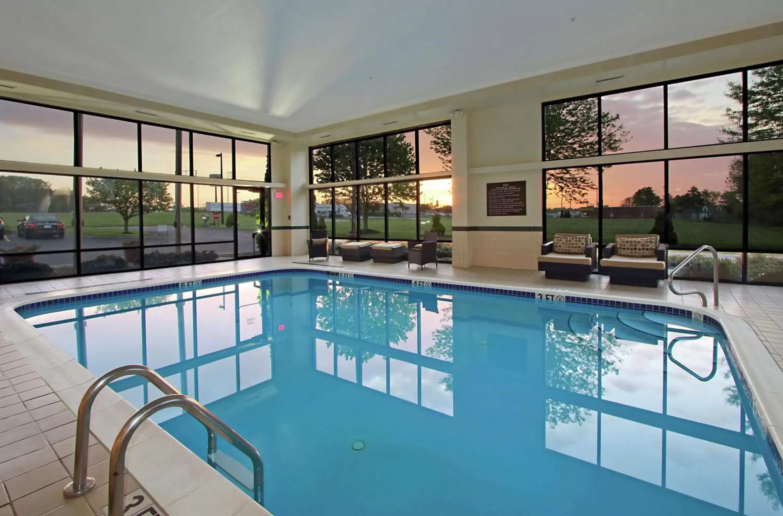 Swimming Pool in Hampton Inn Ashtabula