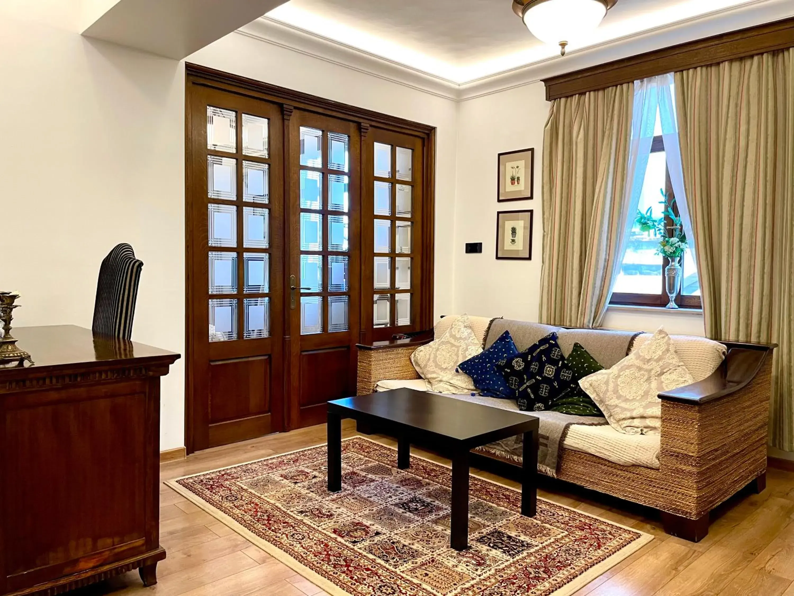 Seating Area in Arc de Triomphe by Residence Hotels