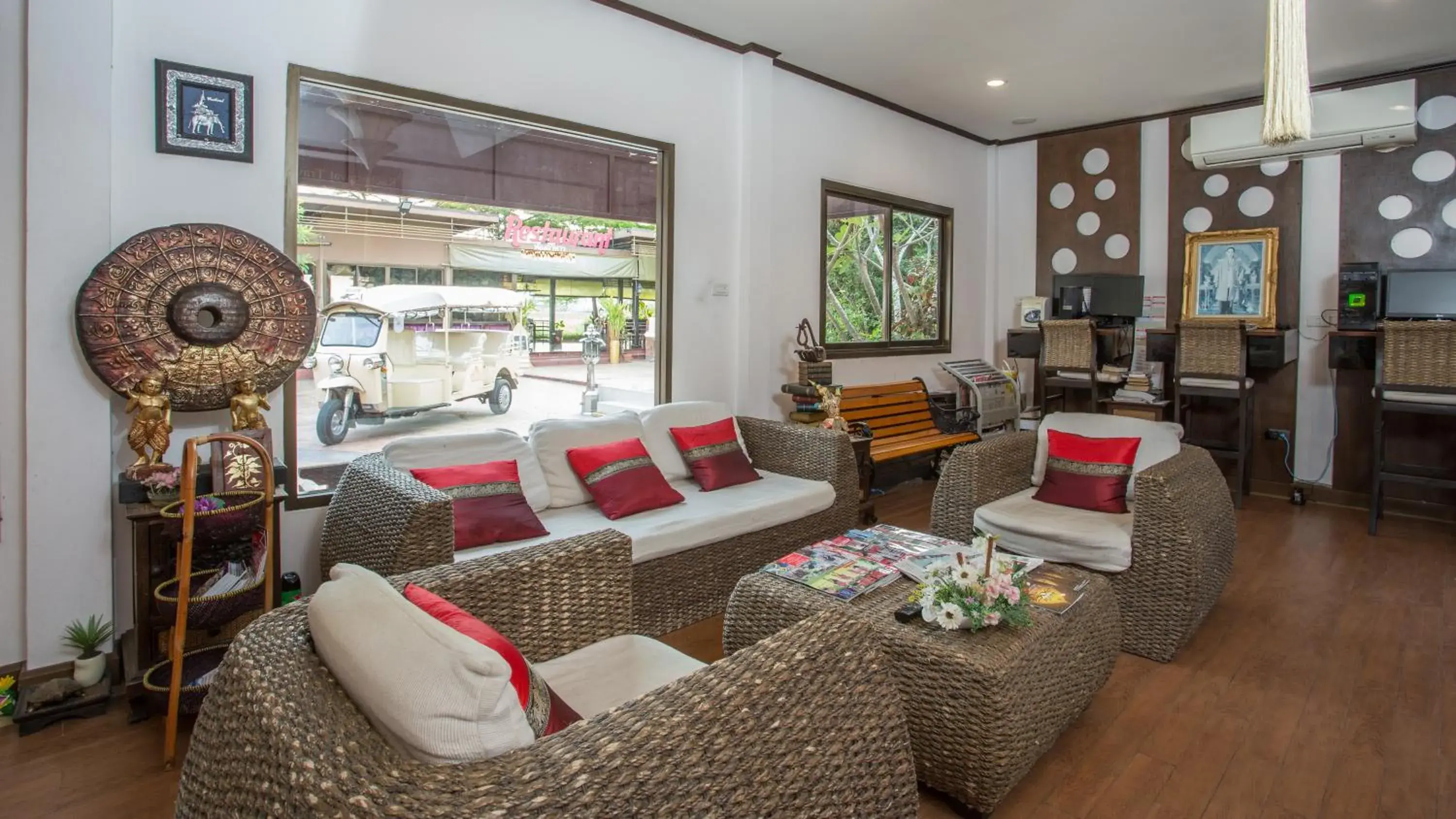 Lobby or reception, Seating Area in Ploy Khumthong Boutique Resort