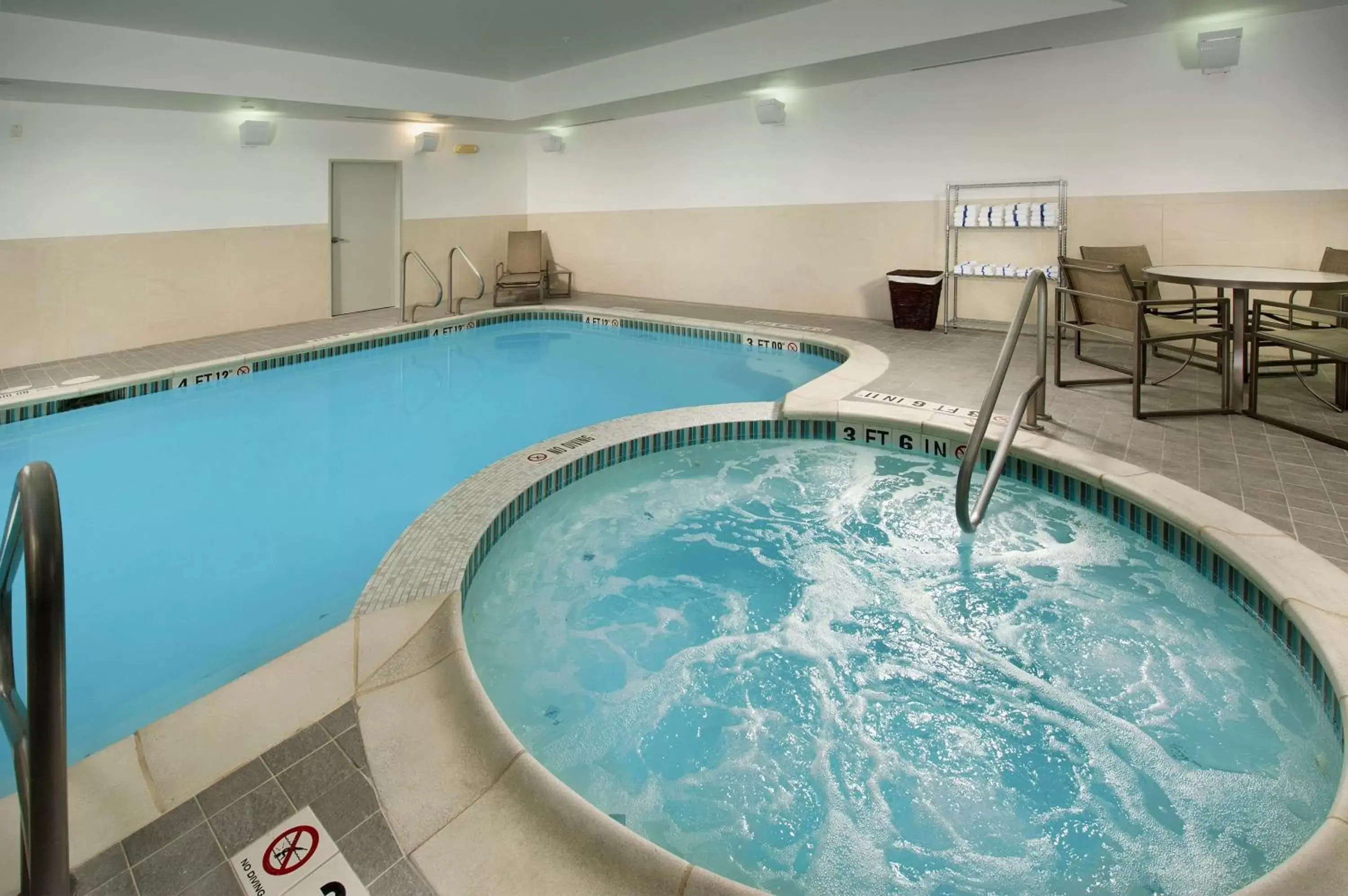 Pool view, Swimming Pool in Hampton Inn & Suites San Antonio Northwest/Medical Center