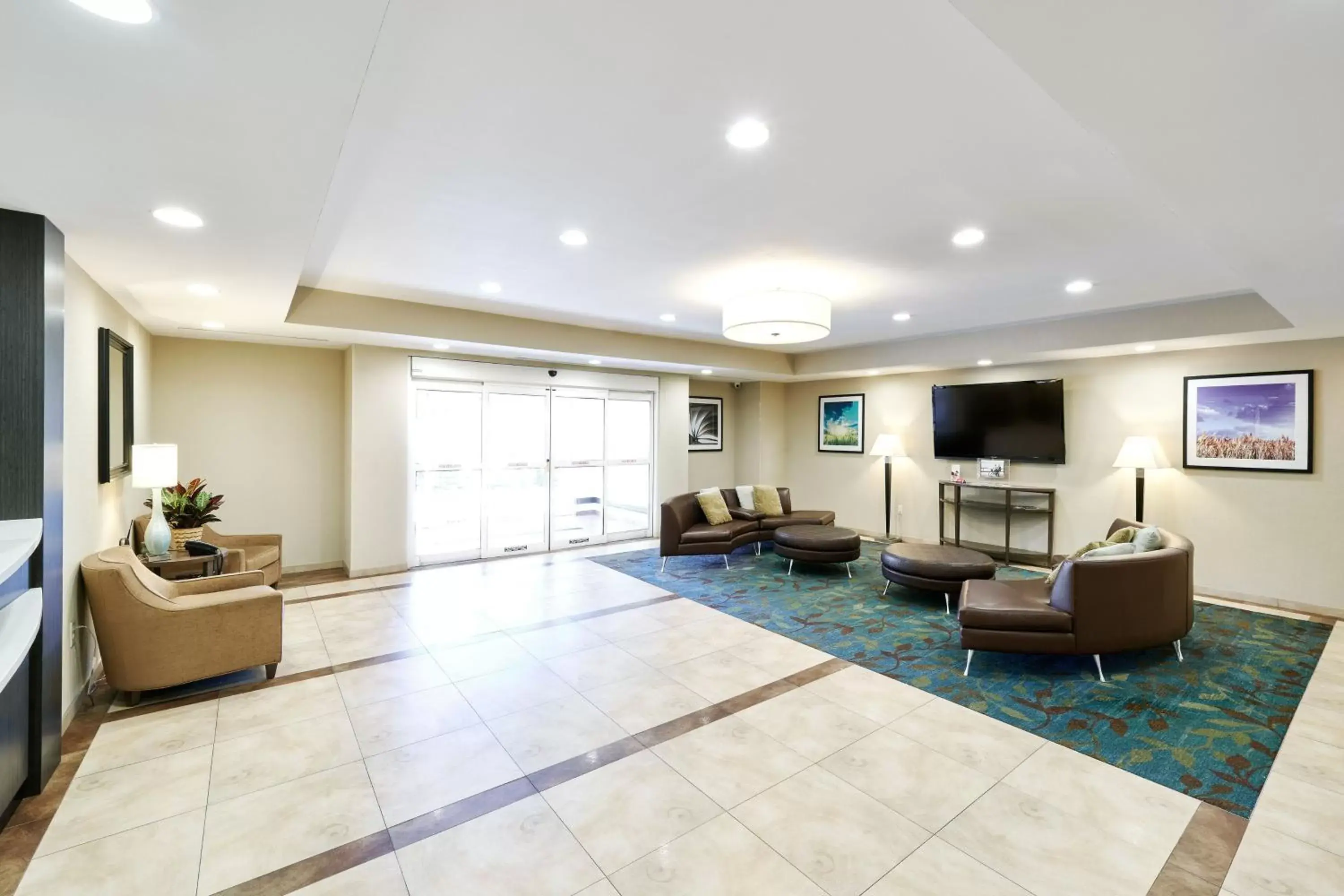 Lobby or reception, Lobby/Reception in Candlewood Suites Midland, an IHG Hotel