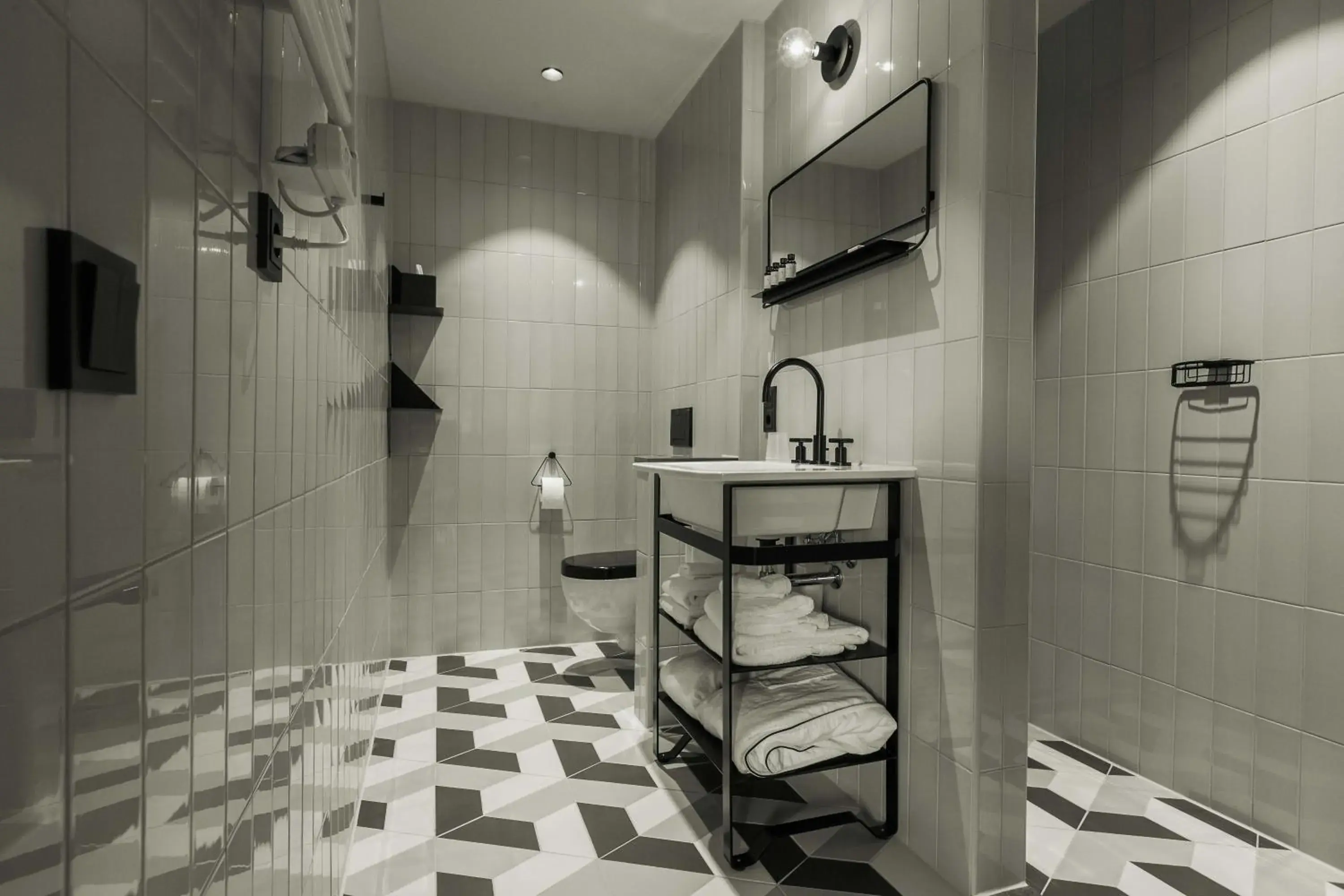 Bathroom in Hotel V Fizeaustraat