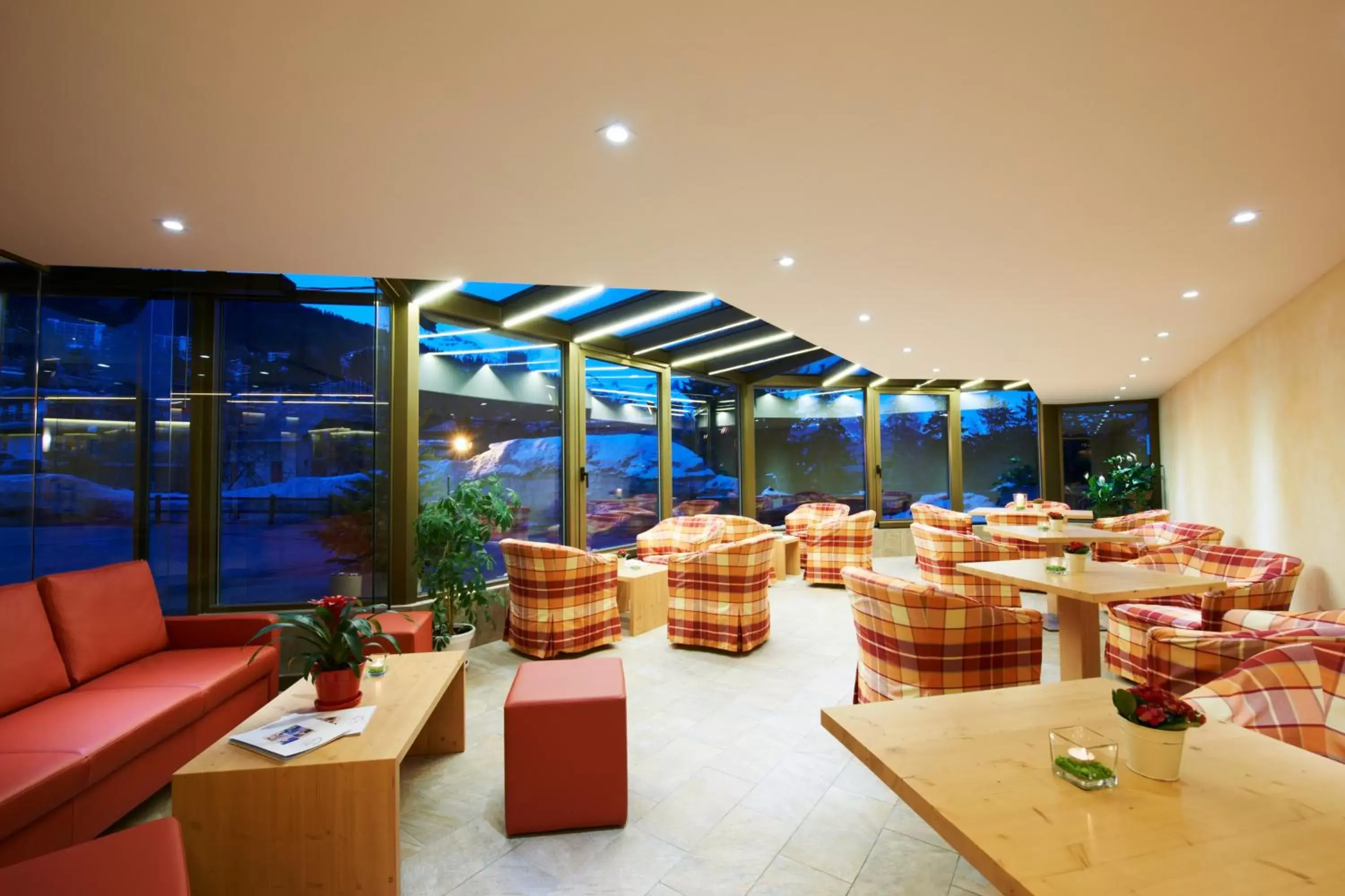 Lounge or bar, Restaurant/Places to Eat in Hotel Helvetia Intergolf