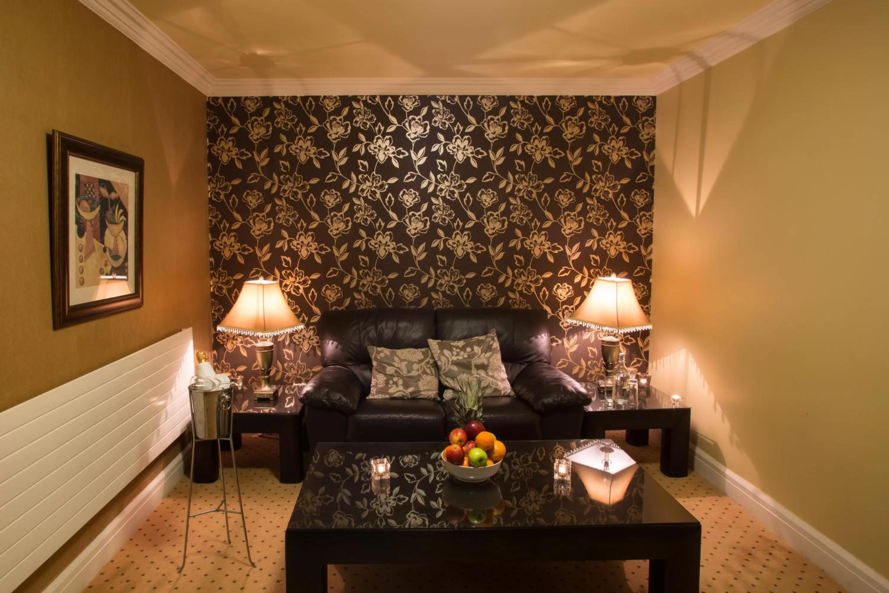 Seating area in Hamlet Court Hotel