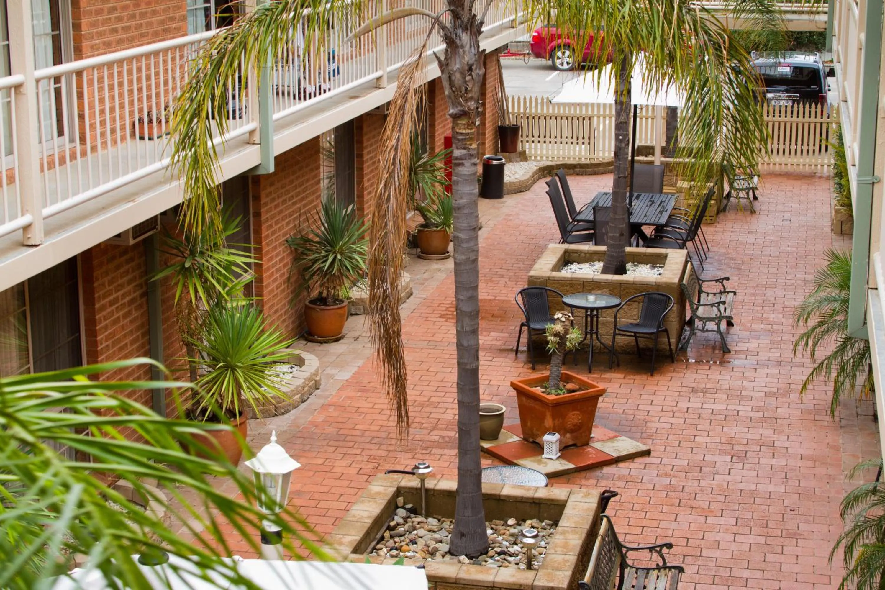 Garden in Central Yarrawonga Motor Inn