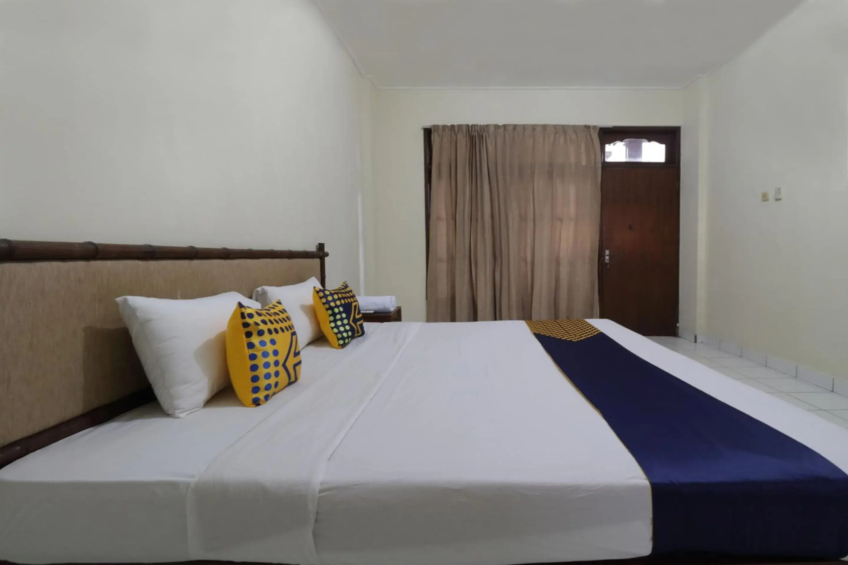 Bedroom, Bed in SPOT ON 2426 Hotel Aget Jaya Ii