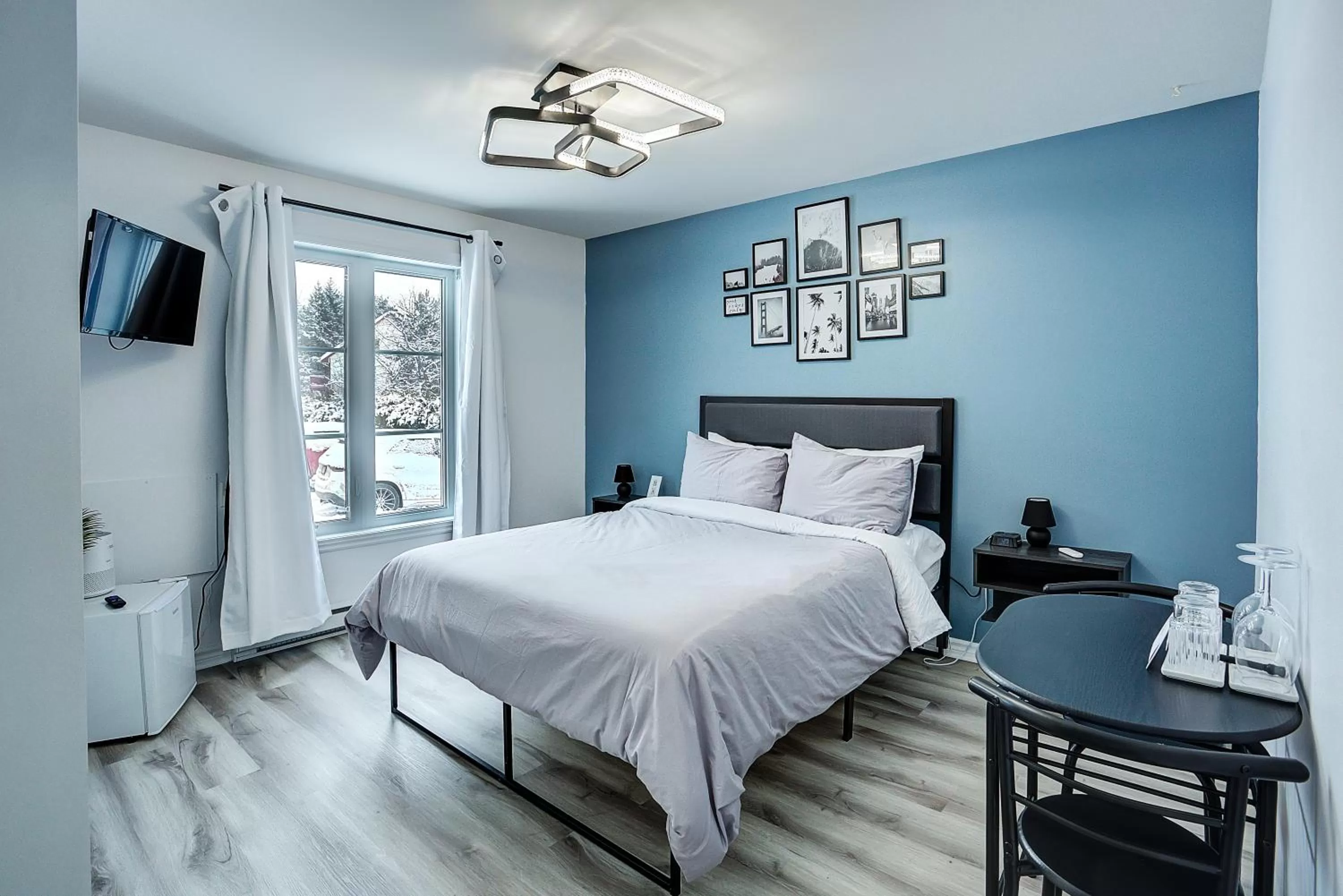 Bed in Le 900 Tremblant Inn Café and Bistro