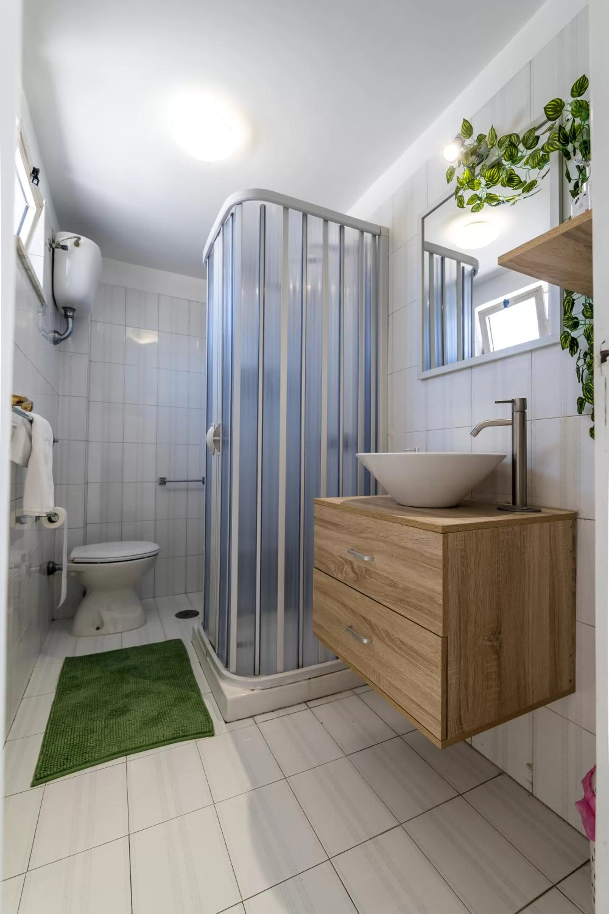 Bathroom in Flamingo B&B