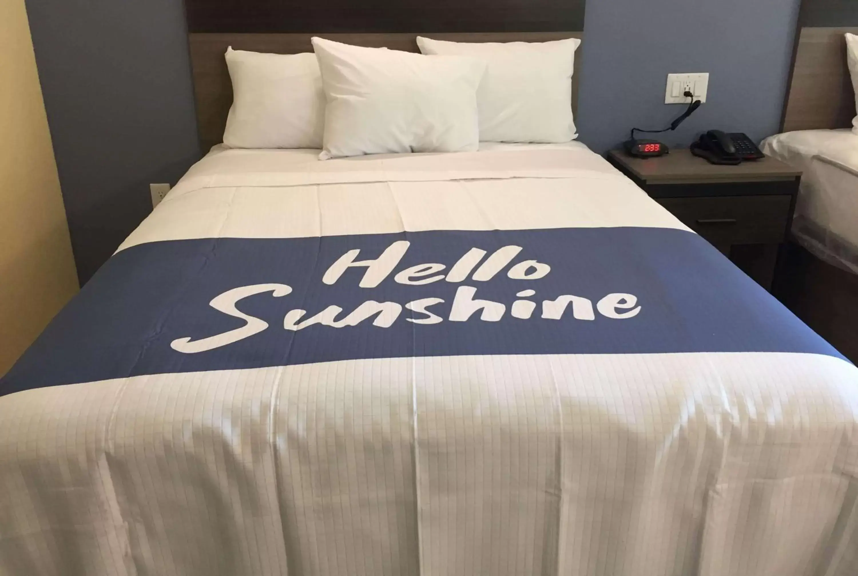 Photo of the whole room, Bed in Days Inn by Wyndham Freeport
