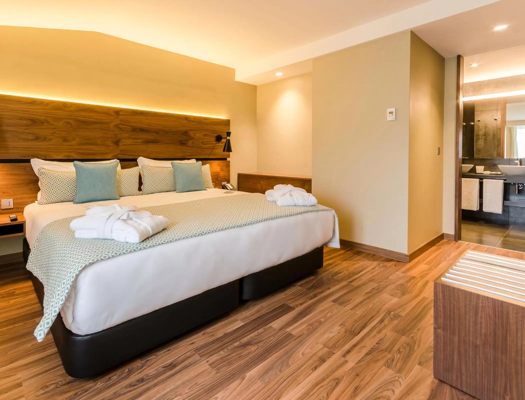 Photo of the whole room, Bed in Vincci Liberdade