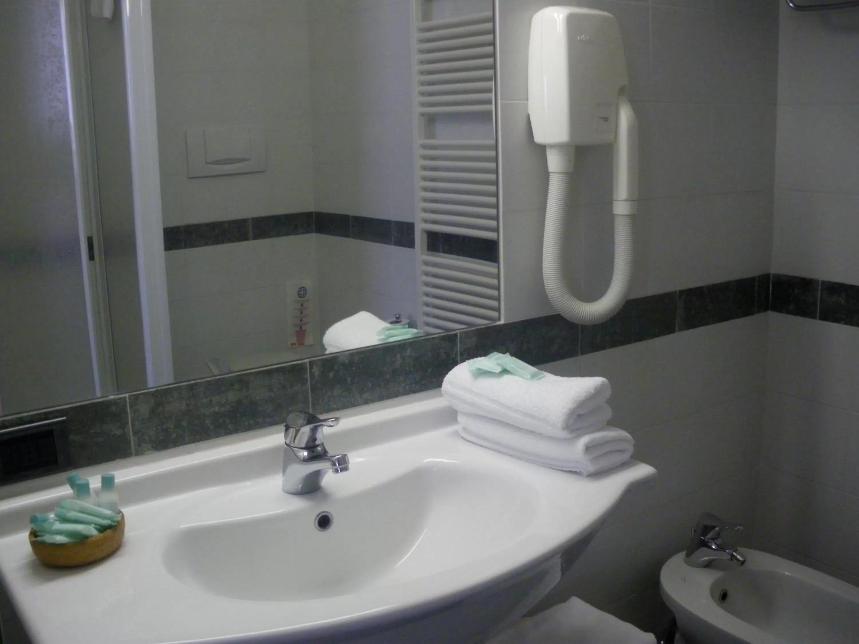 Shower in Hotel La Goletta