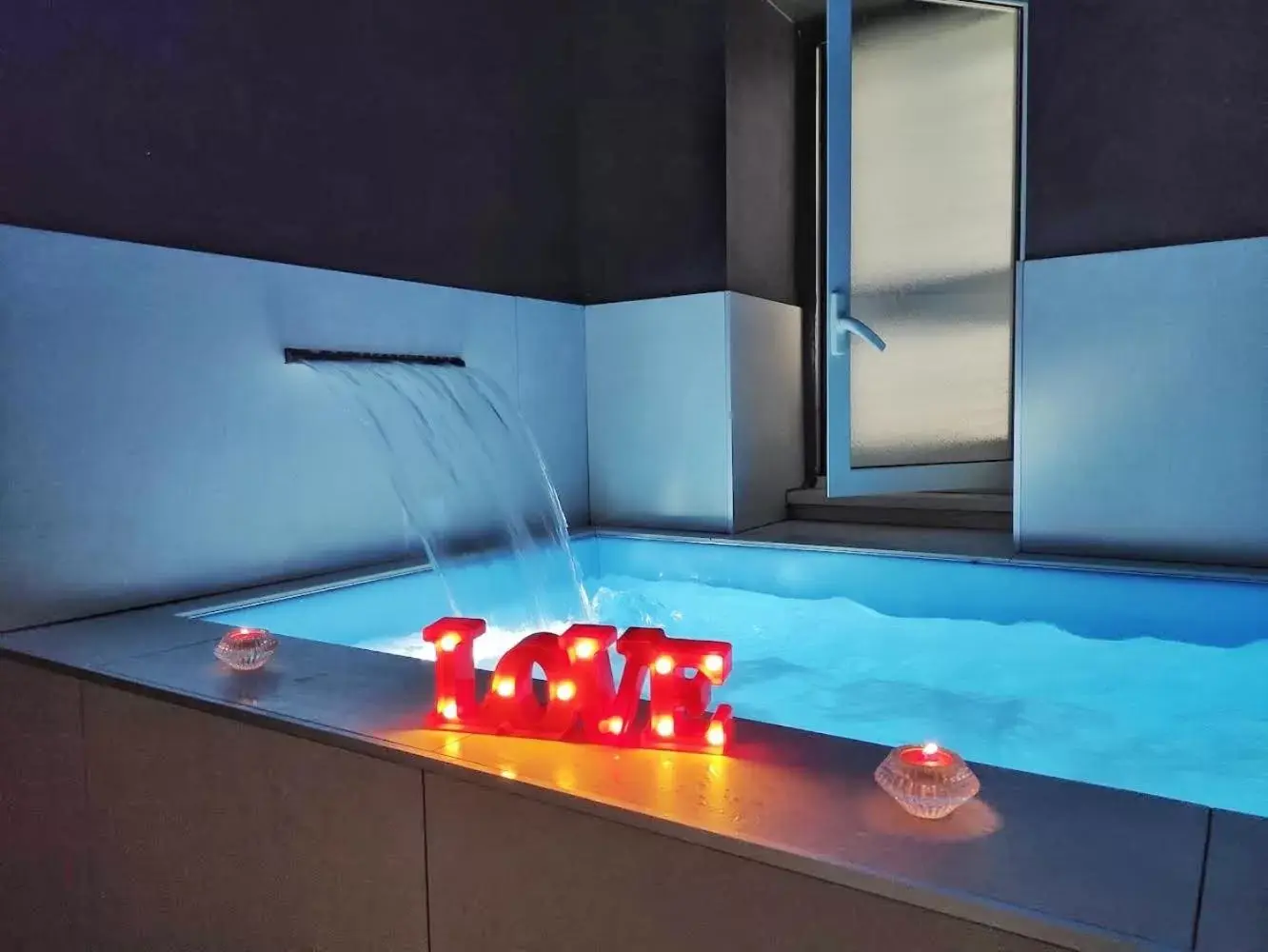 Hot Tub, Swimming Pool in Hotel Melydà