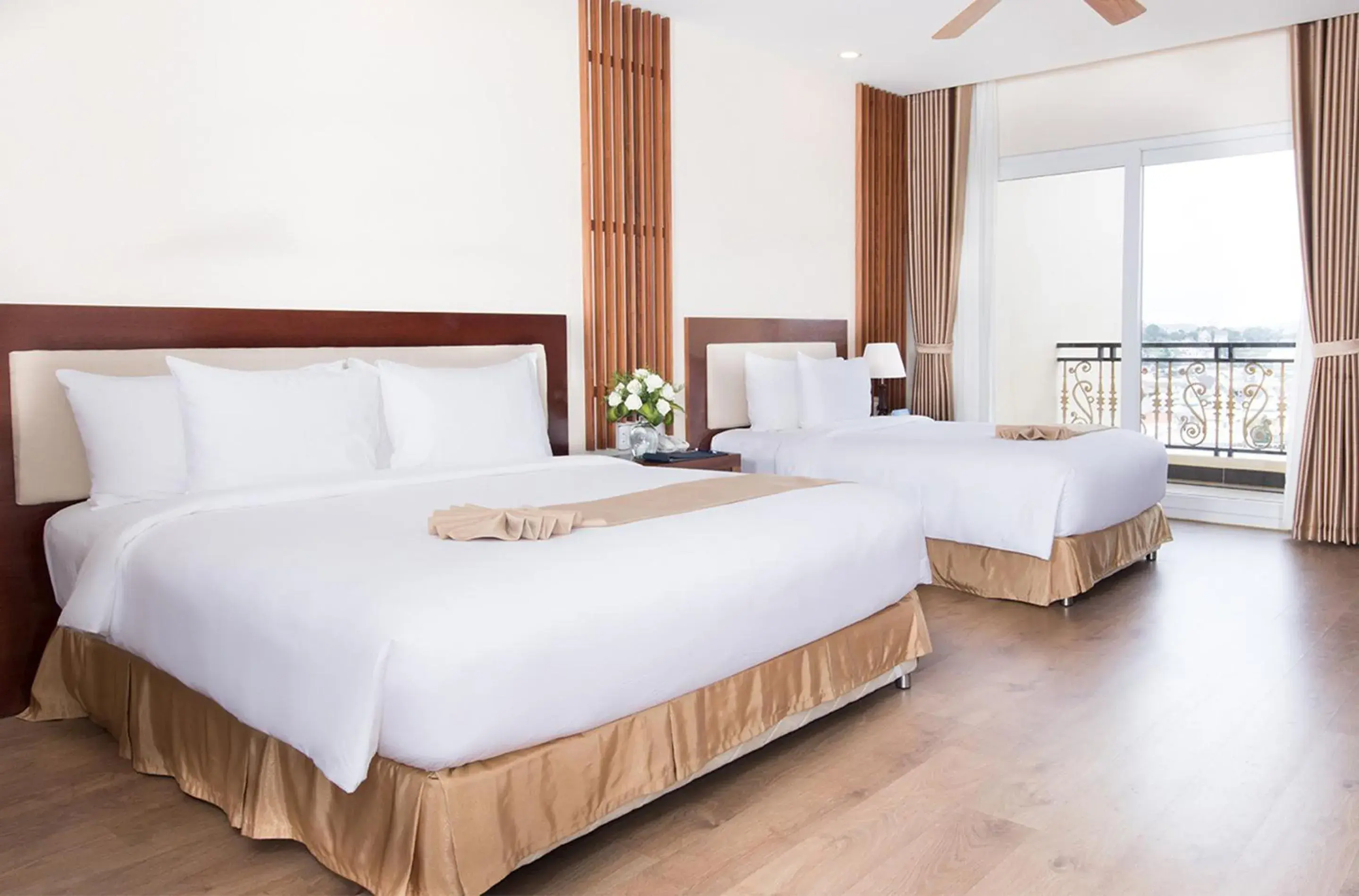Bedroom, Bed in Ladalat Hotel
